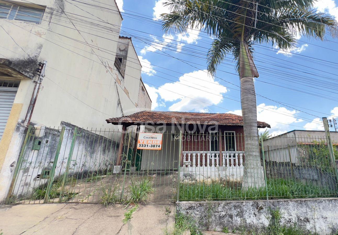 Casa 2 quartos a venda no bairro Funcionários em Barbacena - MG