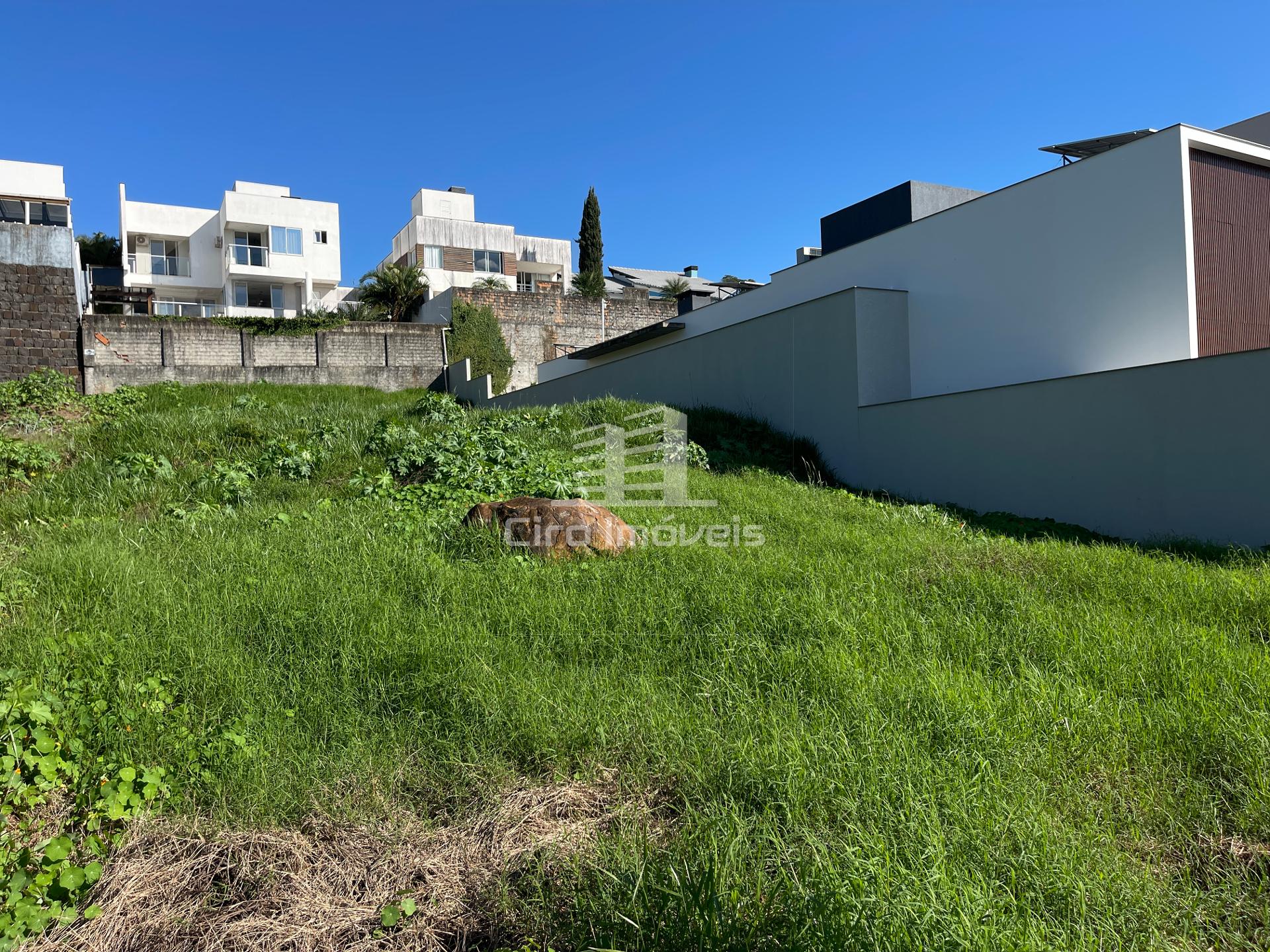 TERRENO NO BAIRRO PINHEIROS