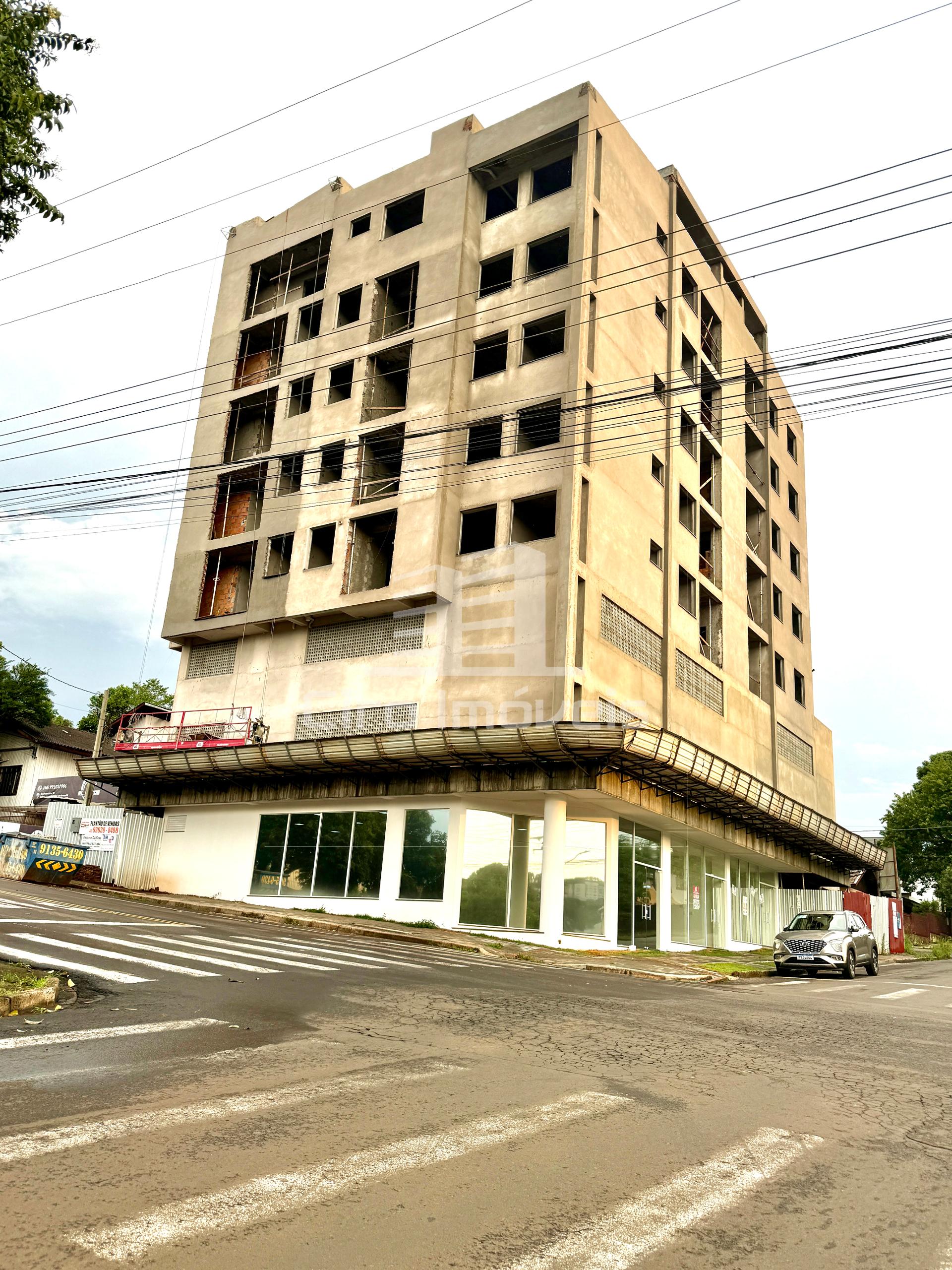 SALA COMERCIAL TÉRREA À VENDA no Edifício Araucária