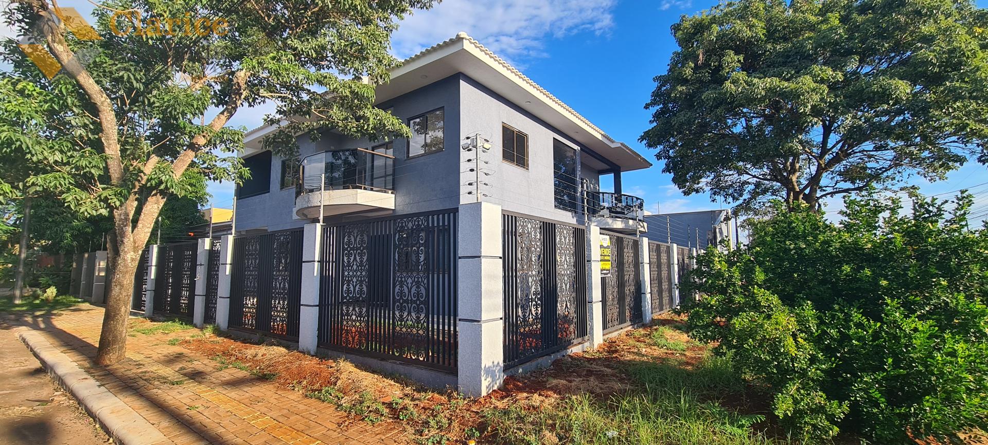 Sobrado amplo  venda no Jardim Ip, em Foz do Iguau PR 