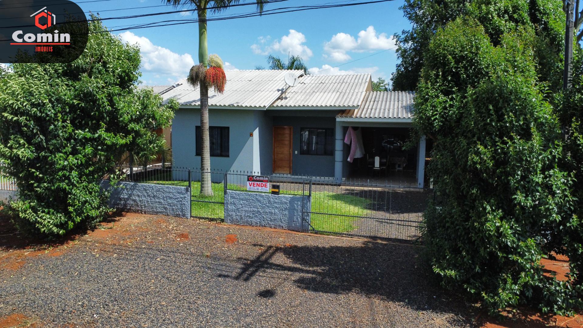 Casa à venda na rua Almiro Cantu