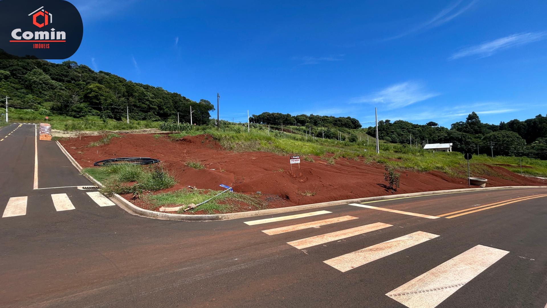 Lote de esquina à venda no Loteamento Itália.