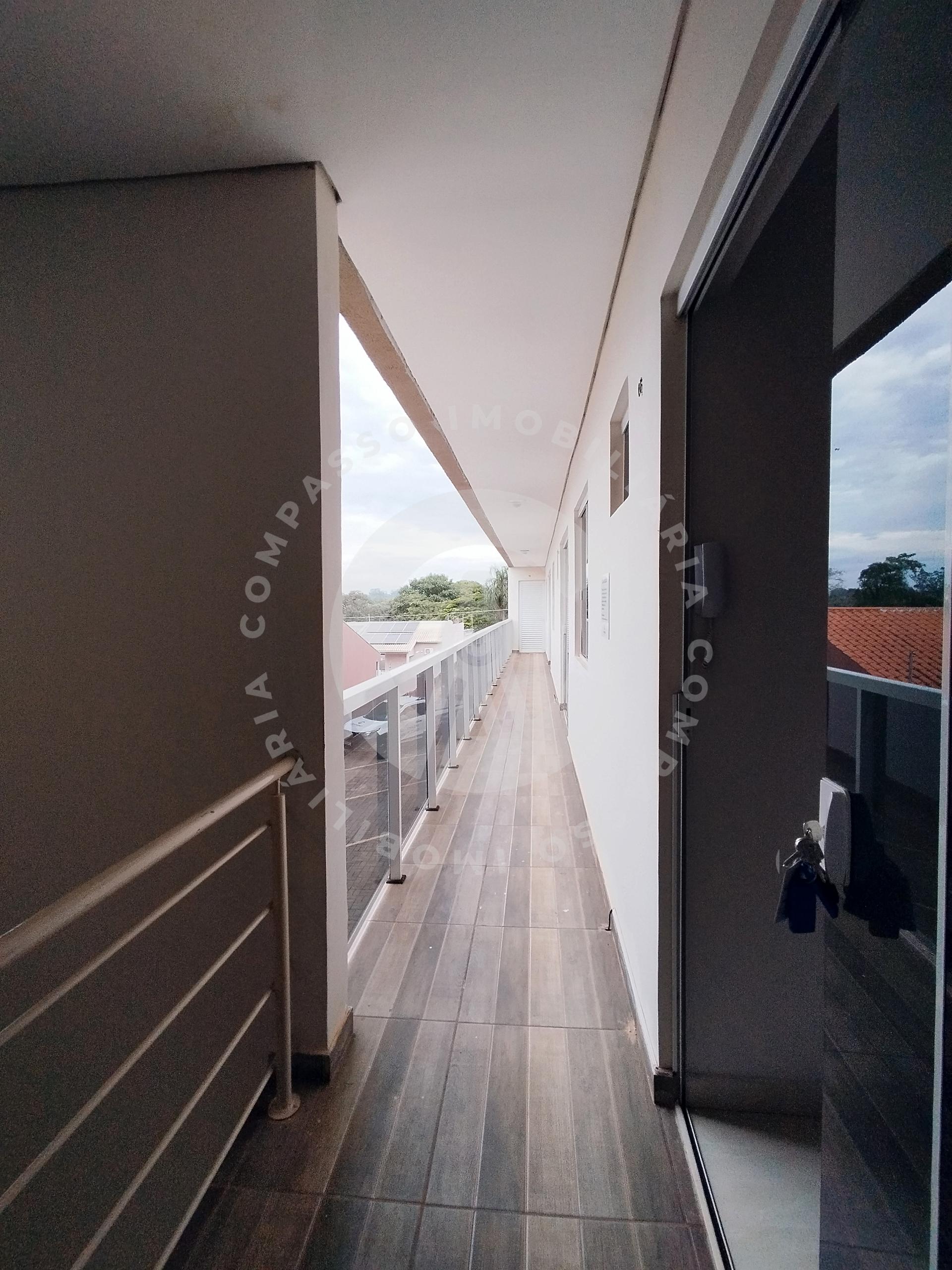 Apartamento com 1 dormitório para alugar, 600 m  por R  1.350,...