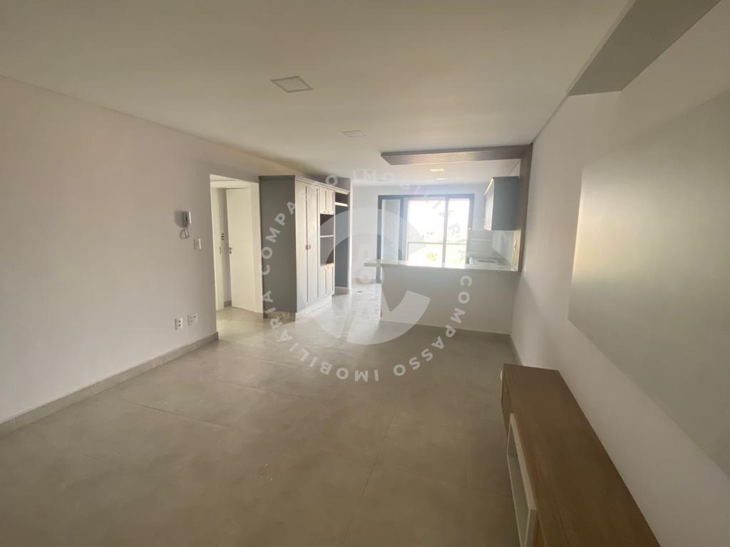 Apartamento com 2 dormitórios à venda, 70 m² por R$ 430.000,00...