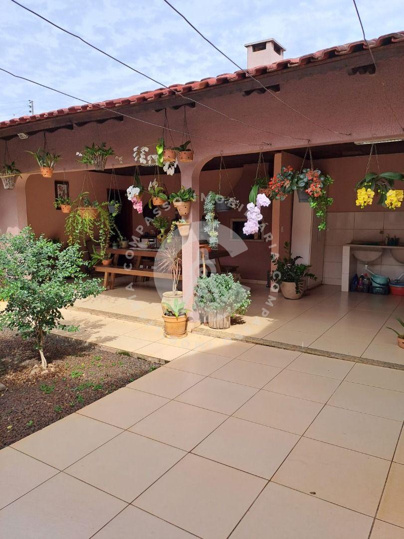 Casa com 3 dormitórios à venda, 130 m  por R  670.000,00 - Con...