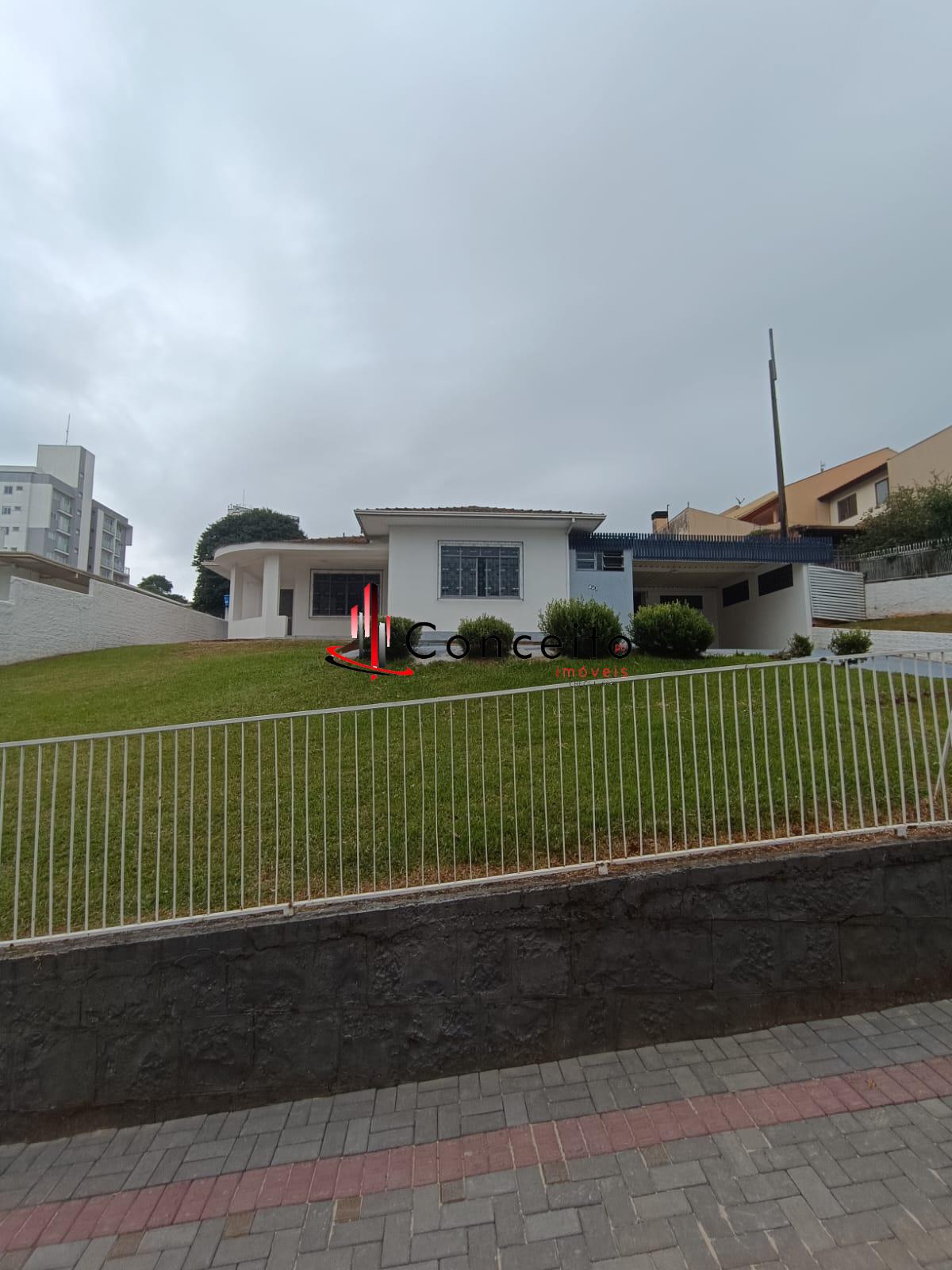 ALUGA  - CASA COM OTIMA LOCALIZAÇÃO NO CENTRO DA CIDADE DE  PA...