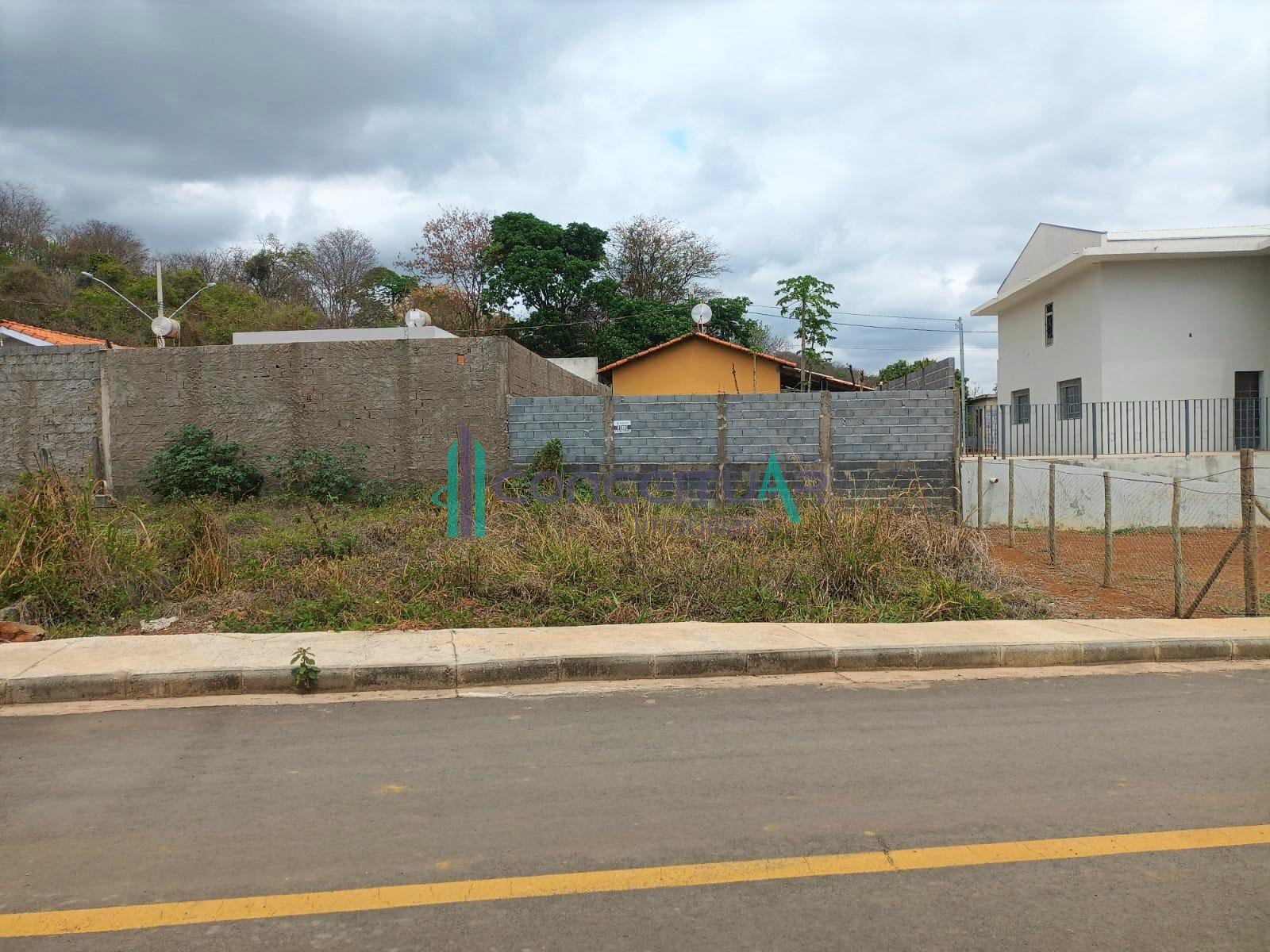 Lote  venda com excelente localizao no bairro ALVORADA, em PAINS - MG.