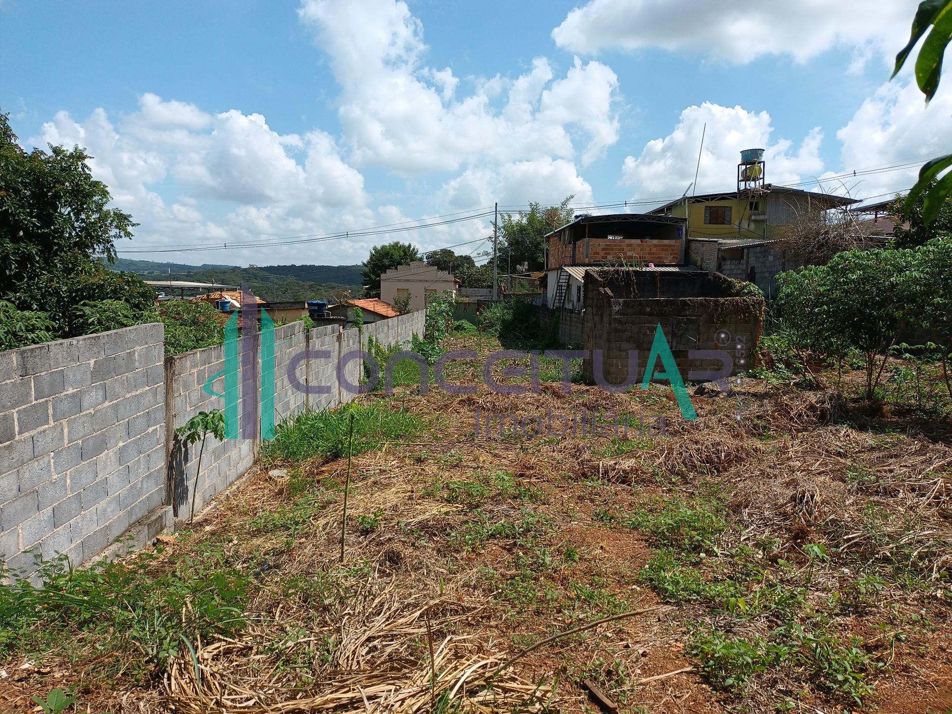 Lote  venda com excelente localizao, no CENTRO de PAINS - MG.