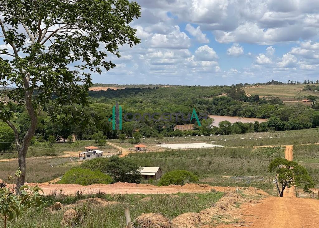 Terreno rural  venda com aprox. 800m, ZONA RURAL, ABAETE - MG.