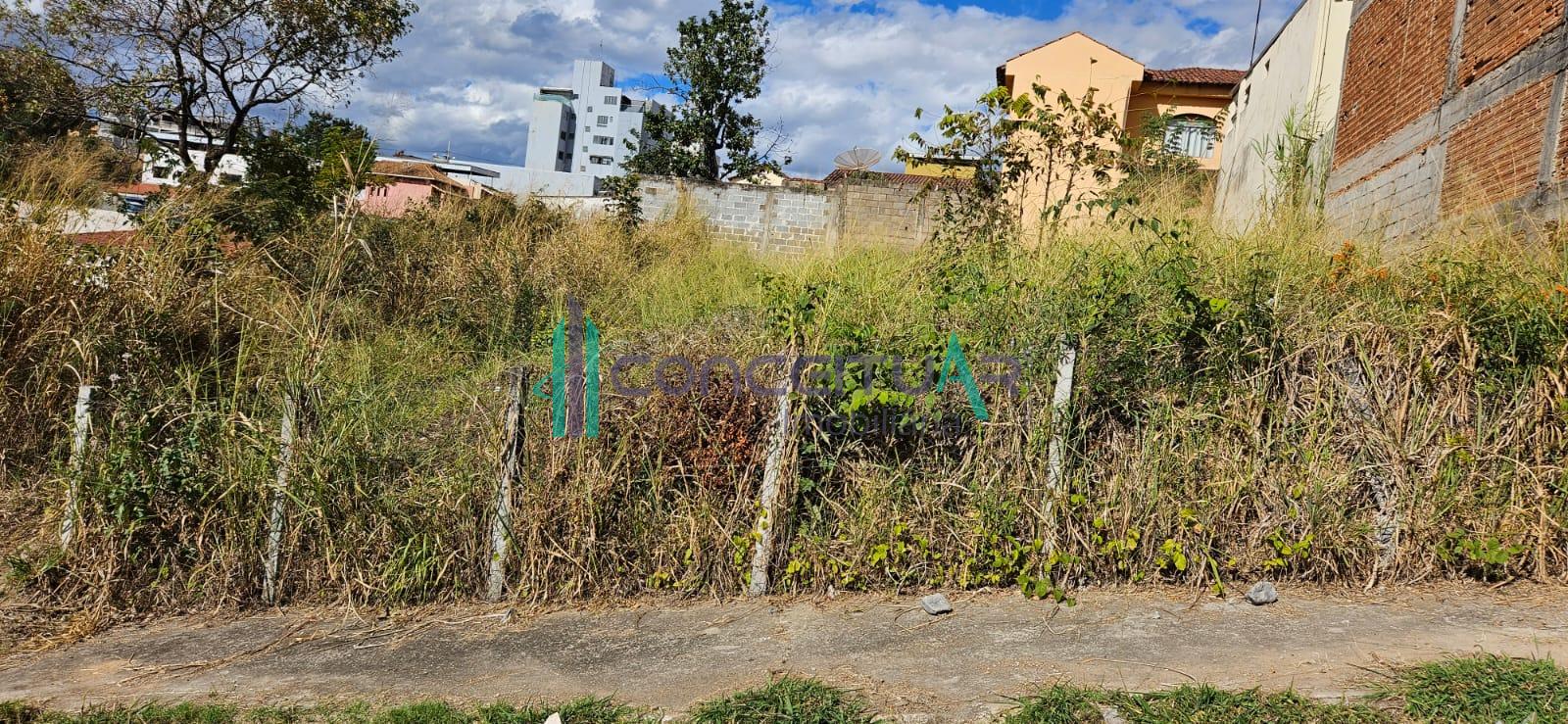 Lote  venda com aproximadamente 300m , MANOEL VALINHAS, DIVINOPOLIS - MG.