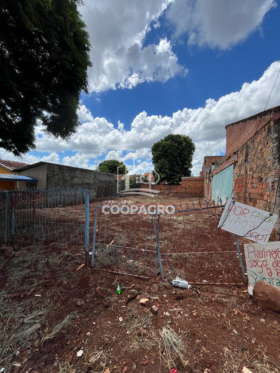 Terreno 300m2 à venda,em ótima localização, para morar ou come...