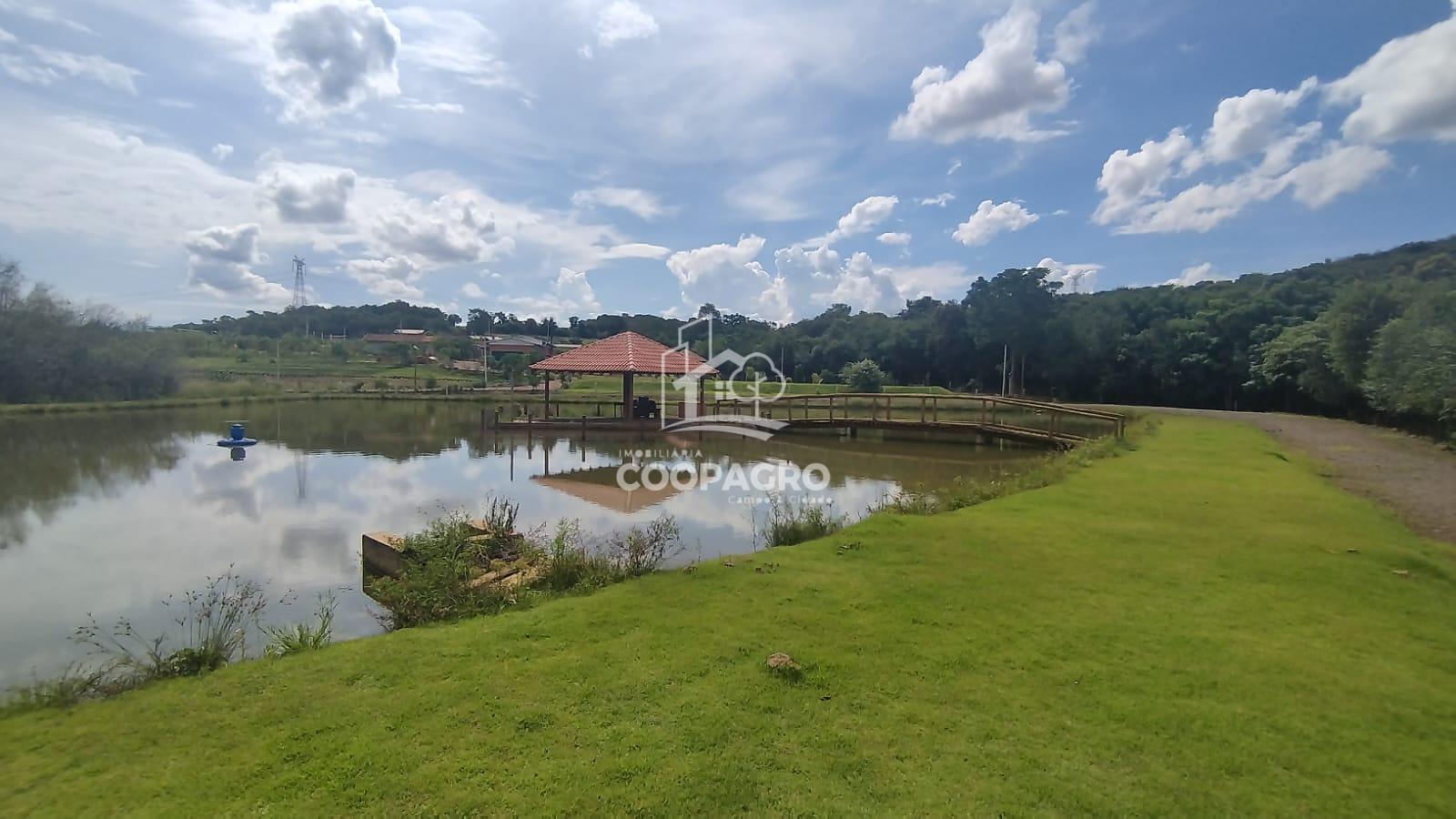 Chácara com 31.000 m  localizada próximo do Rio Santa Quitéria...