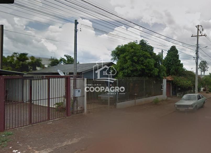 Casa à venda localizada no Jardim Coopagro em Toledo - PR