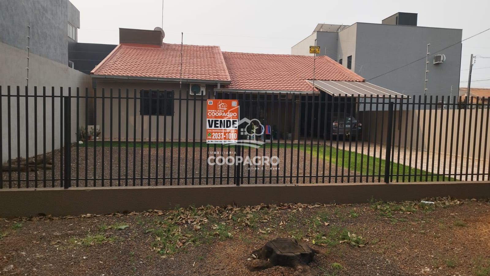 Casa à venda localizada no Jardim Coopagro em Toledo - PR