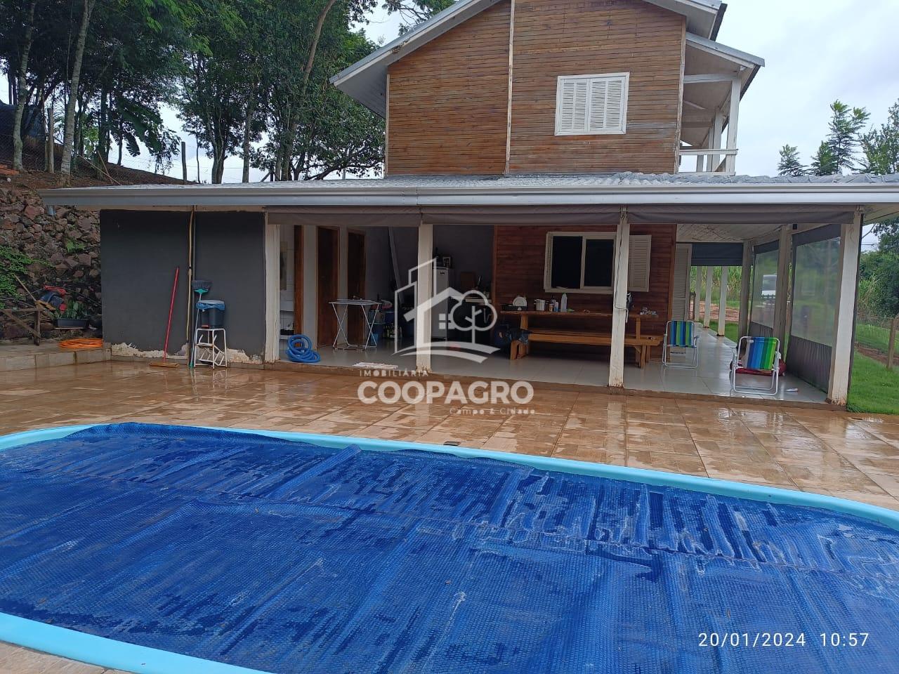 Chácara à venda com casa, piscina,açude e rio no fundo, NOVO S...