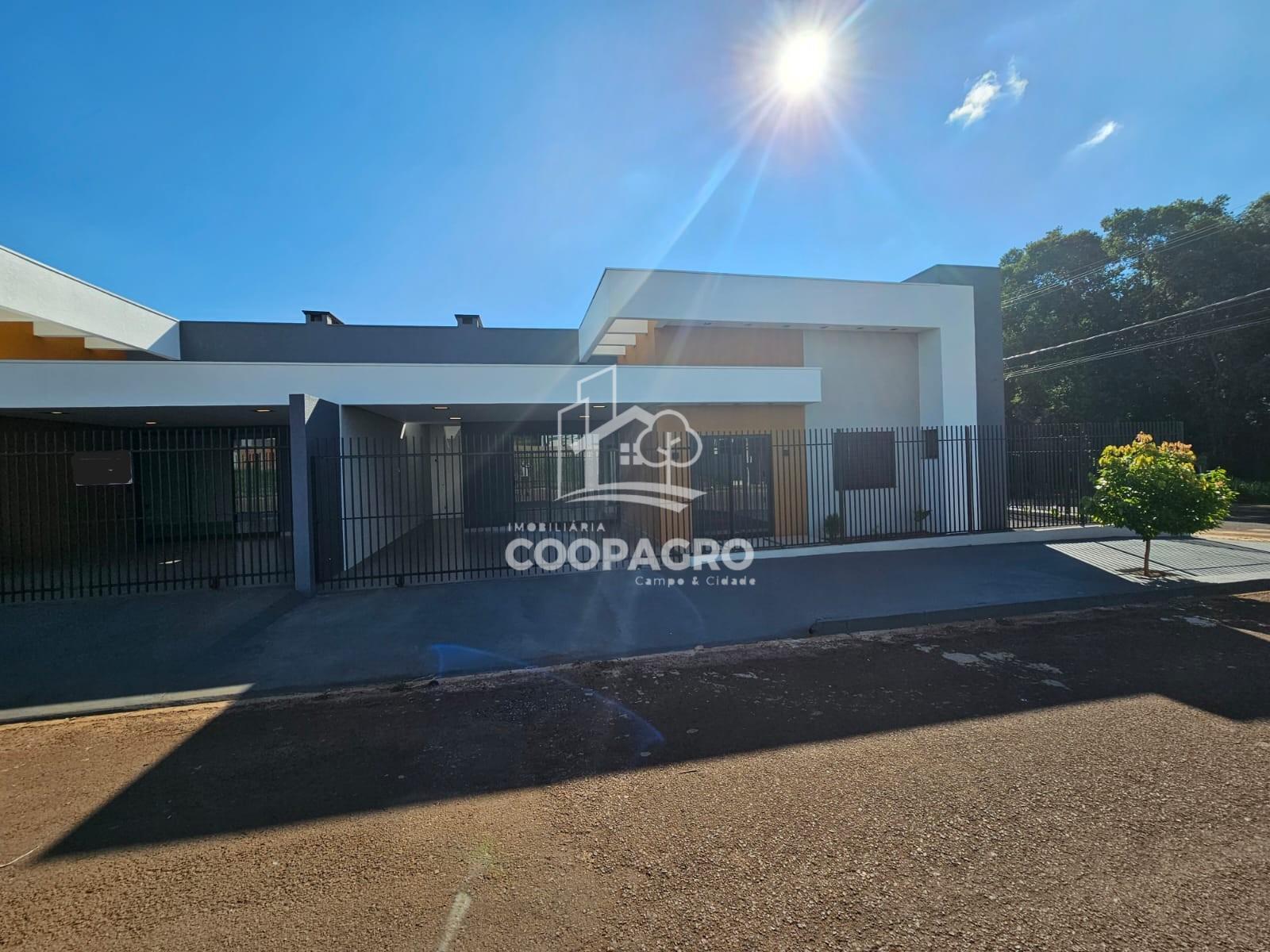 Casa localizada no Jardim Coopagro - Toledo - PR. Alto padrão ...