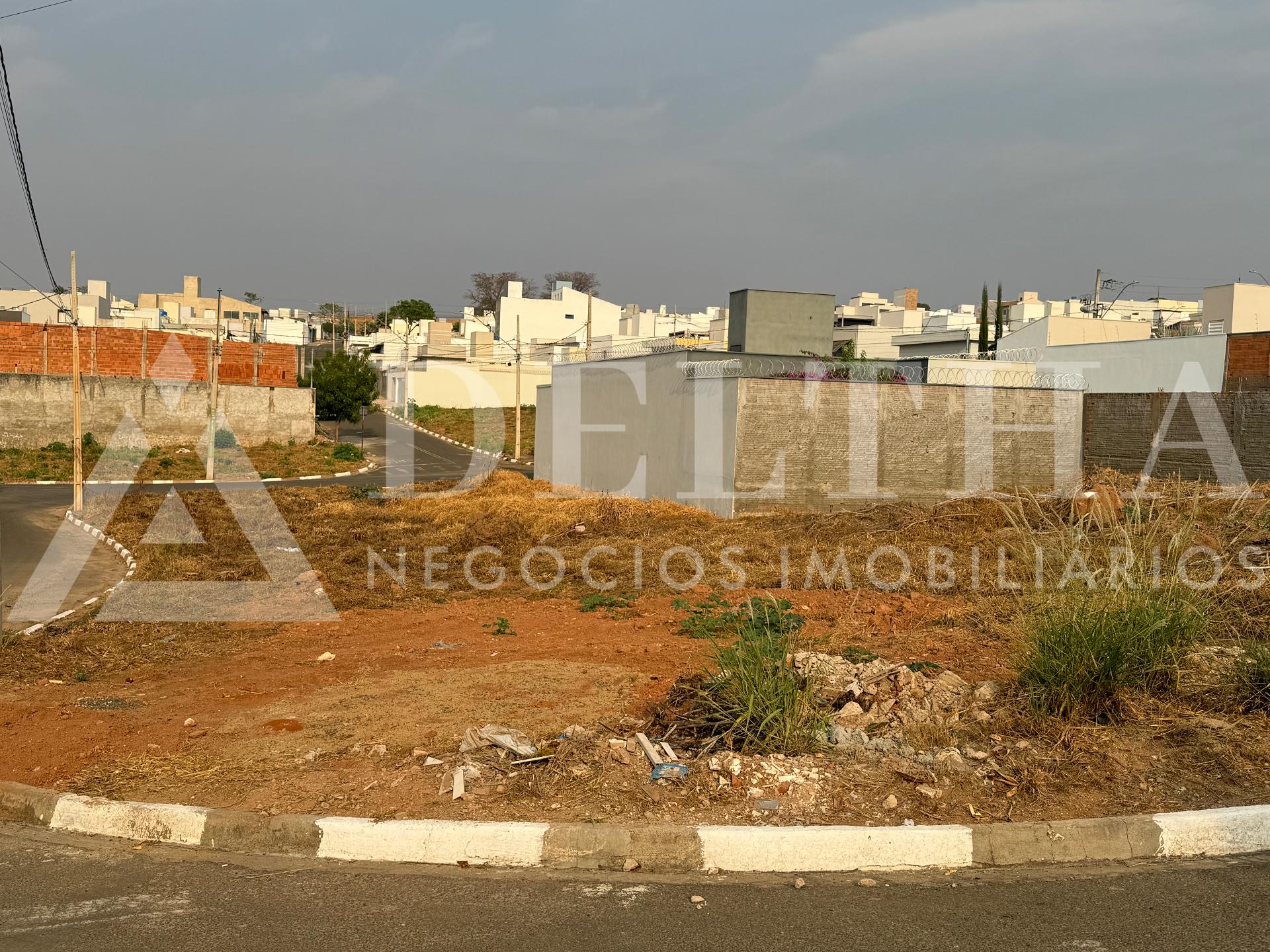 Lote à venda, Aroeiras, PASSOS - MG sendo de esquina é muito b...