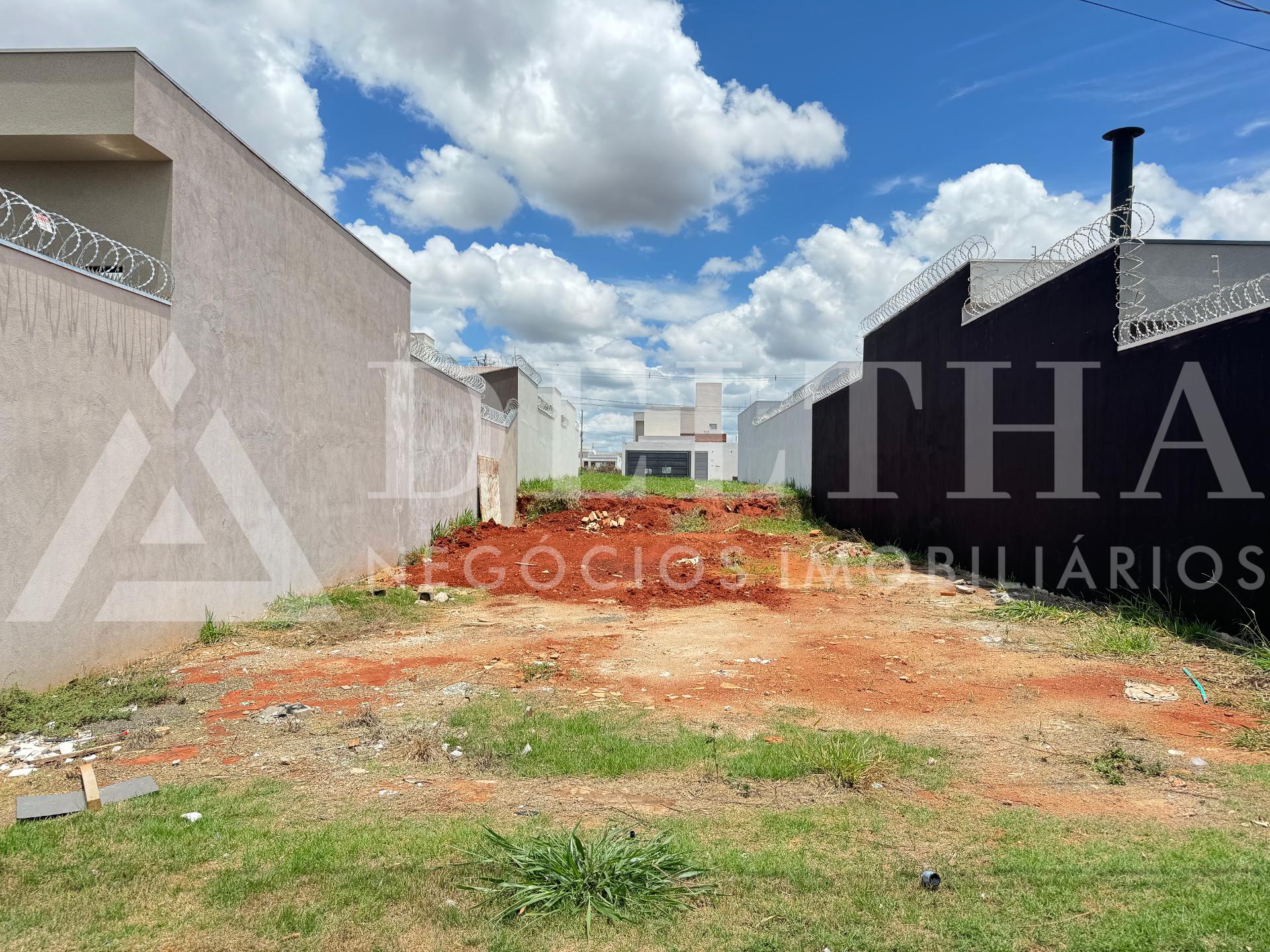 Lote à venda, Villagio Itália, PASSOS - MG fechado nas laterai...