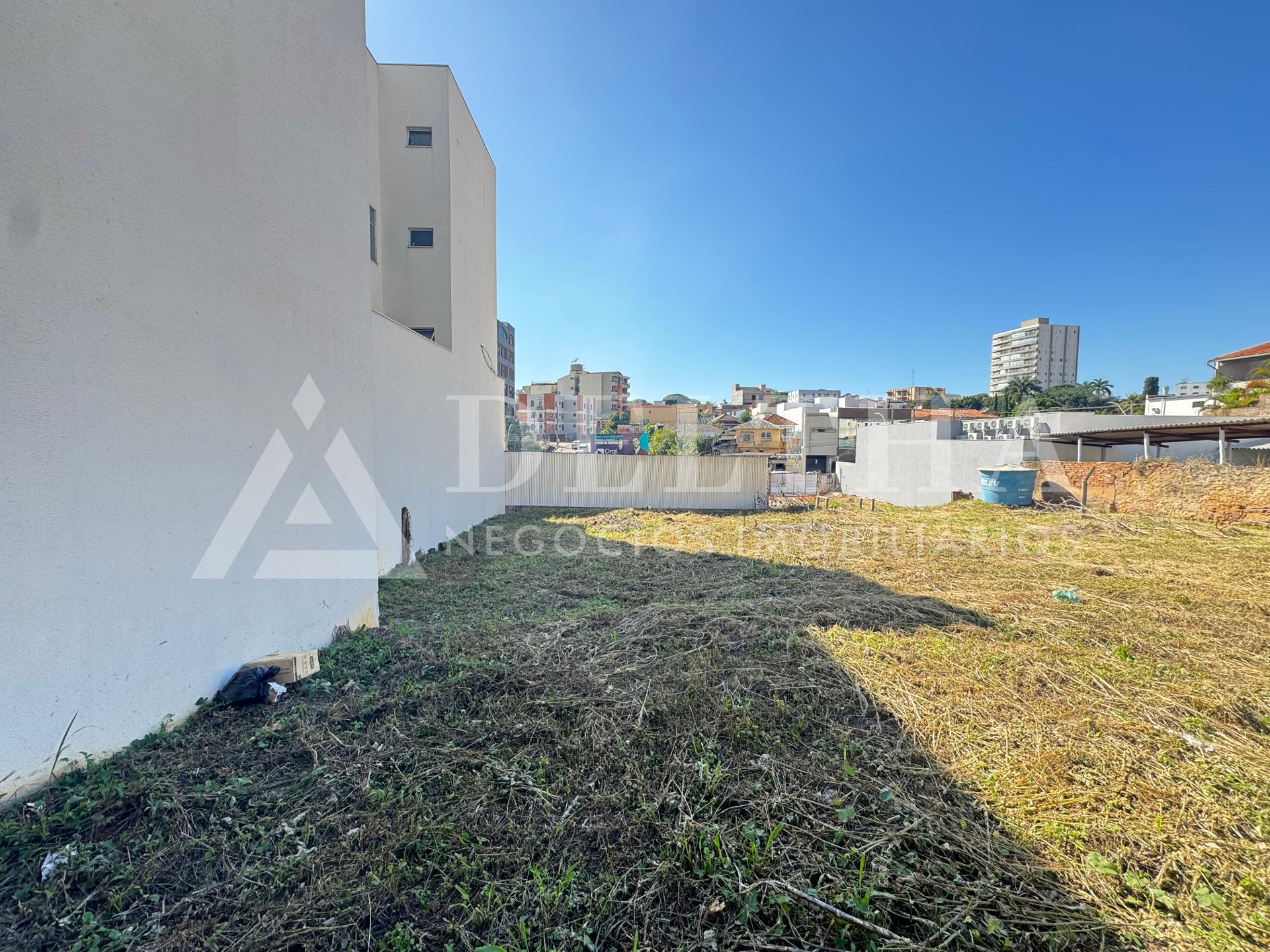 Lote à venda, Centro, PASSOS - MG rua deputado Lourenço de And...