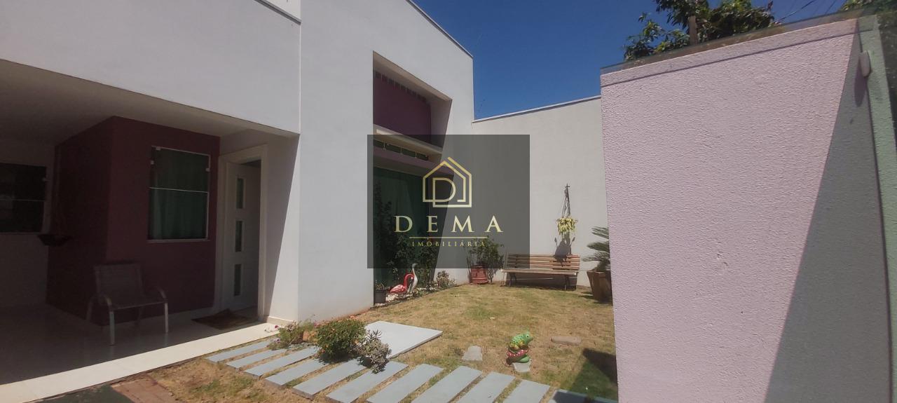 Casa à venda com 3 quartos, 220m² - Foto 2