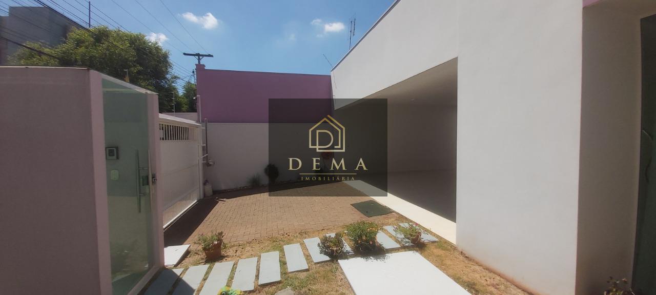 Casa à venda com 3 quartos, 220m² - Foto 3