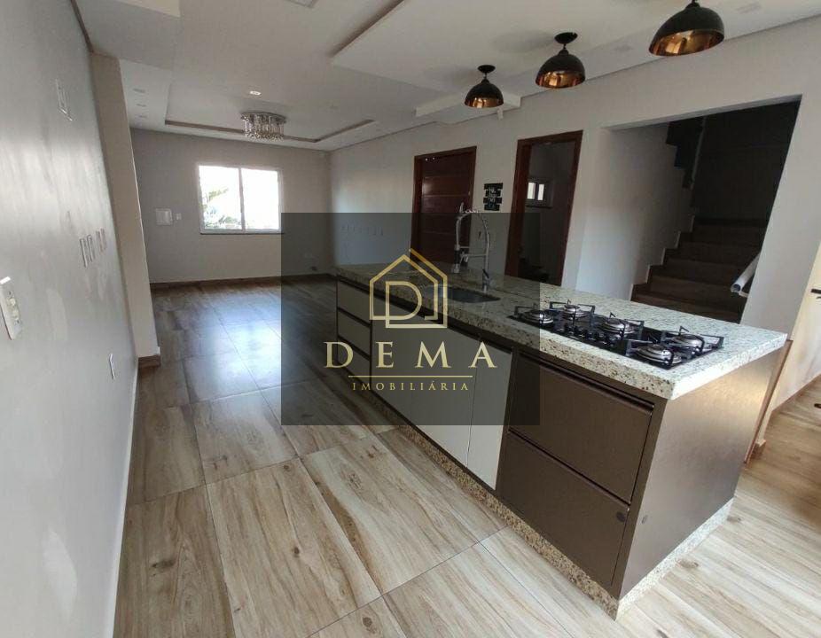 Sobrado à venda com 3 quartos, 147m² - Foto 1