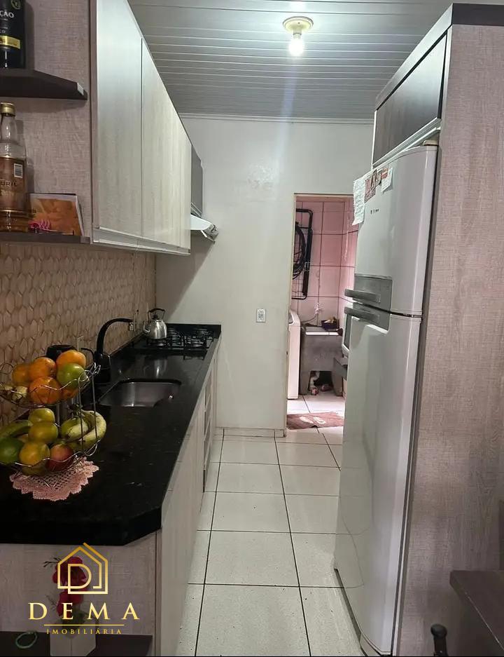 Casa à venda com 2 quartos, 60m² - Foto 5