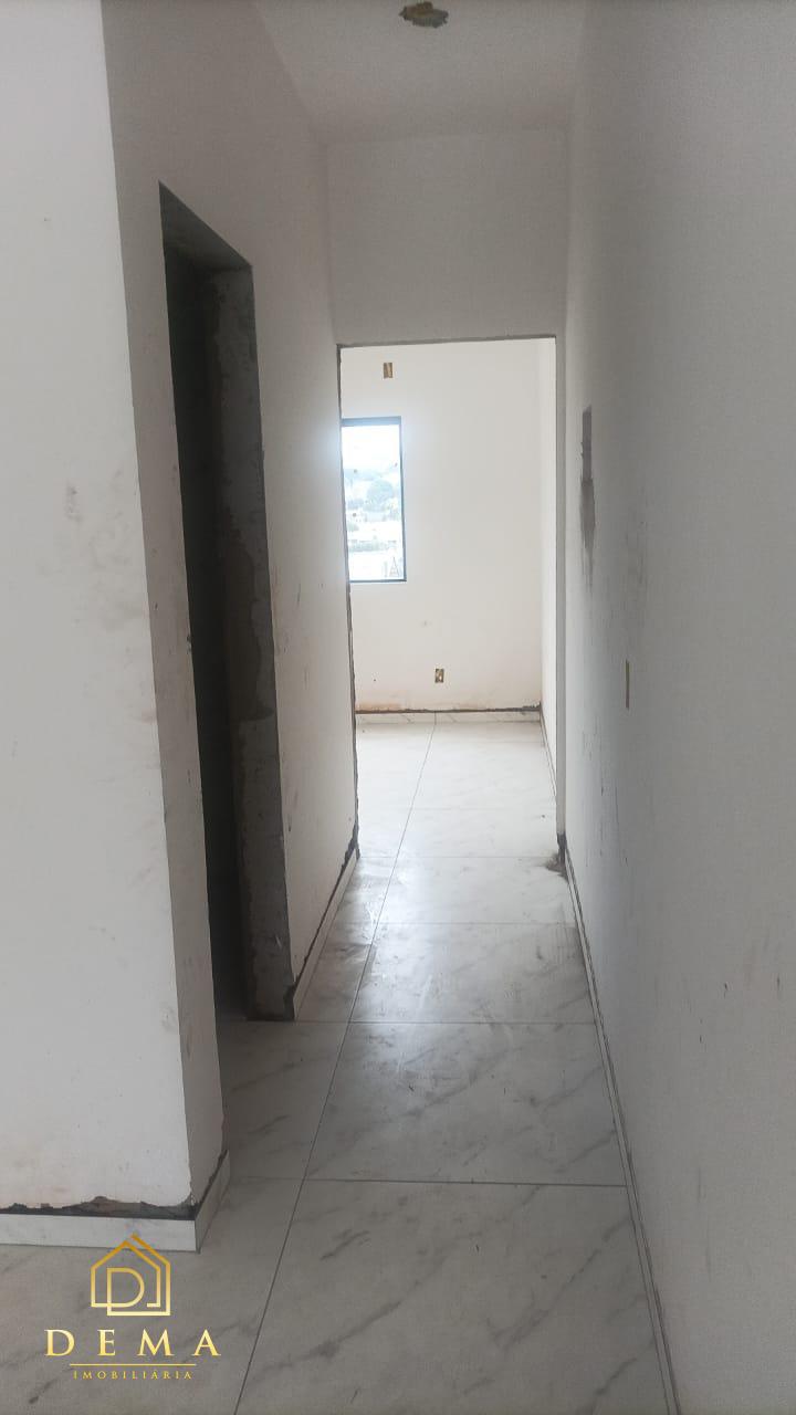 Casa à venda com 2 quartos, 50m² - Foto 11