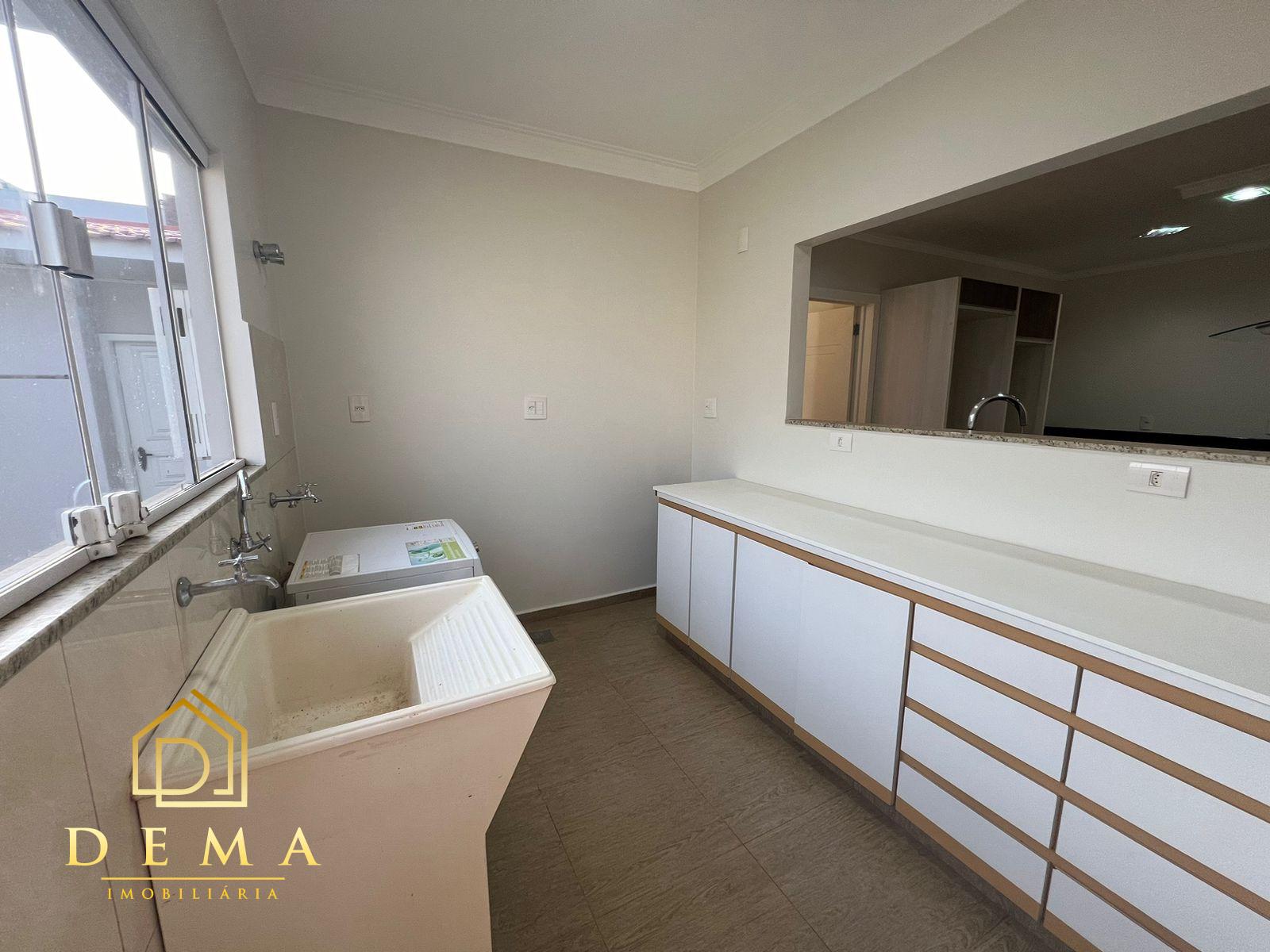 Casa à venda com 3 quartos, 215m² - Foto 14