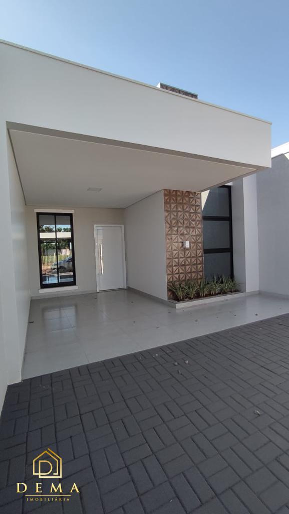 Casa à venda com 2 quartos, 108m² - Foto 1