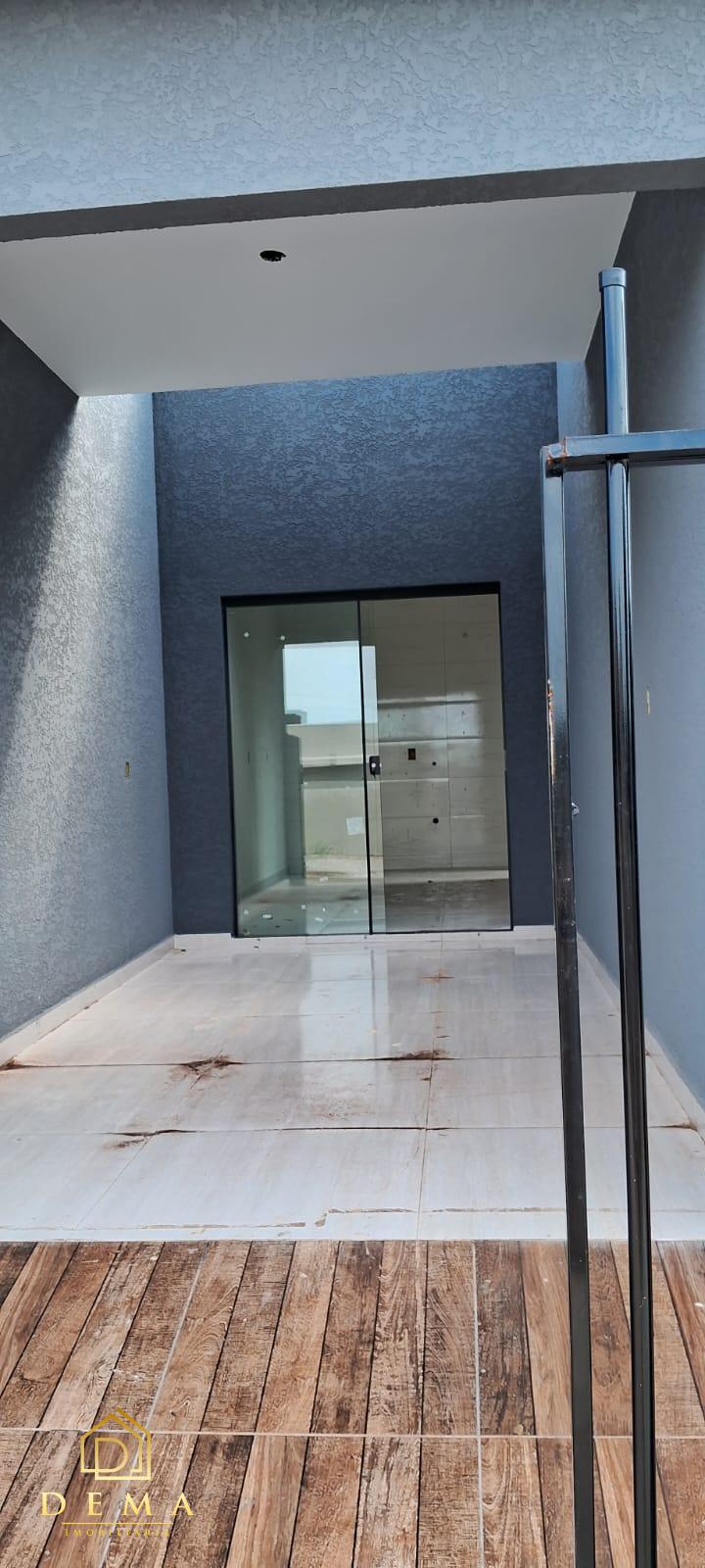 Casa à venda com 2 quartos, 45m² - Foto 1