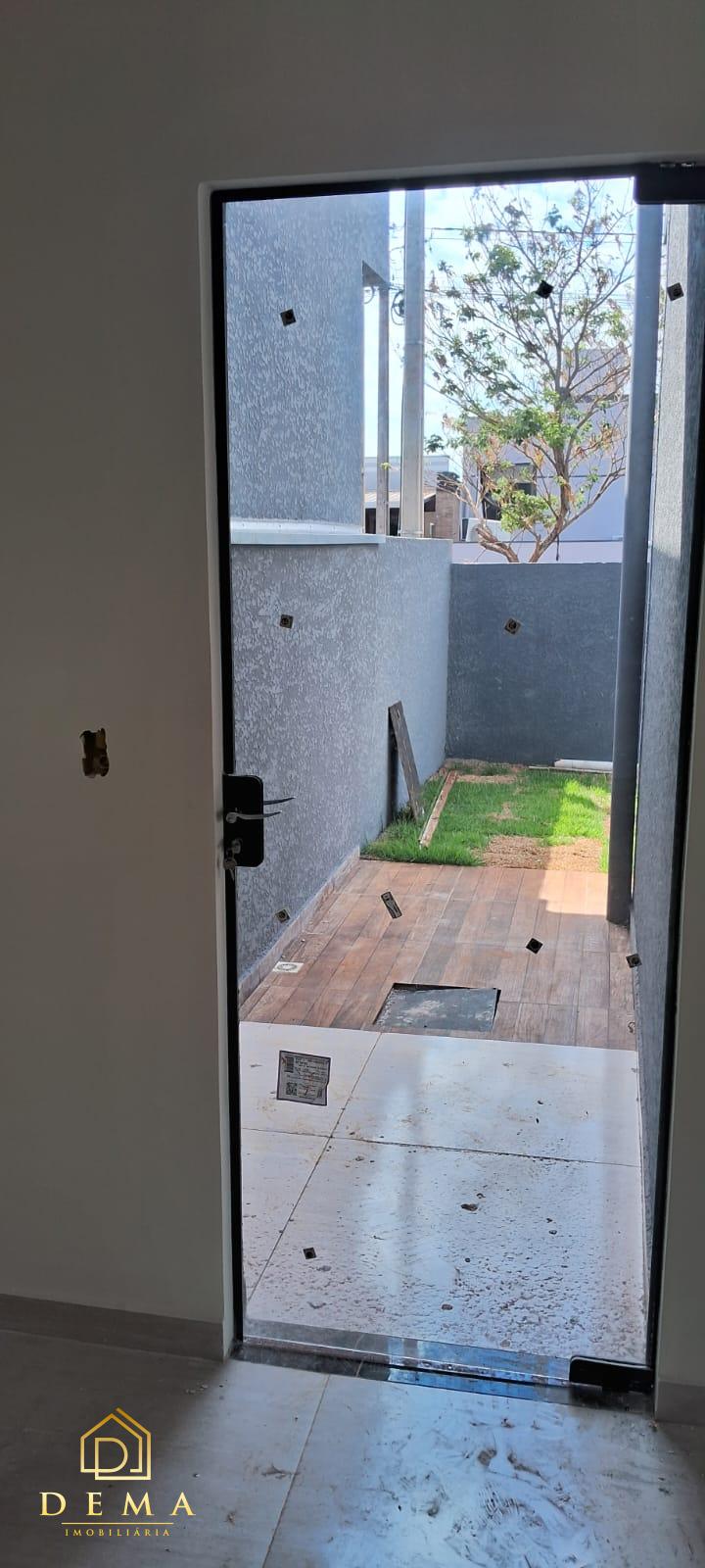 Casa à venda com 2 quartos, 45m² - Foto 2