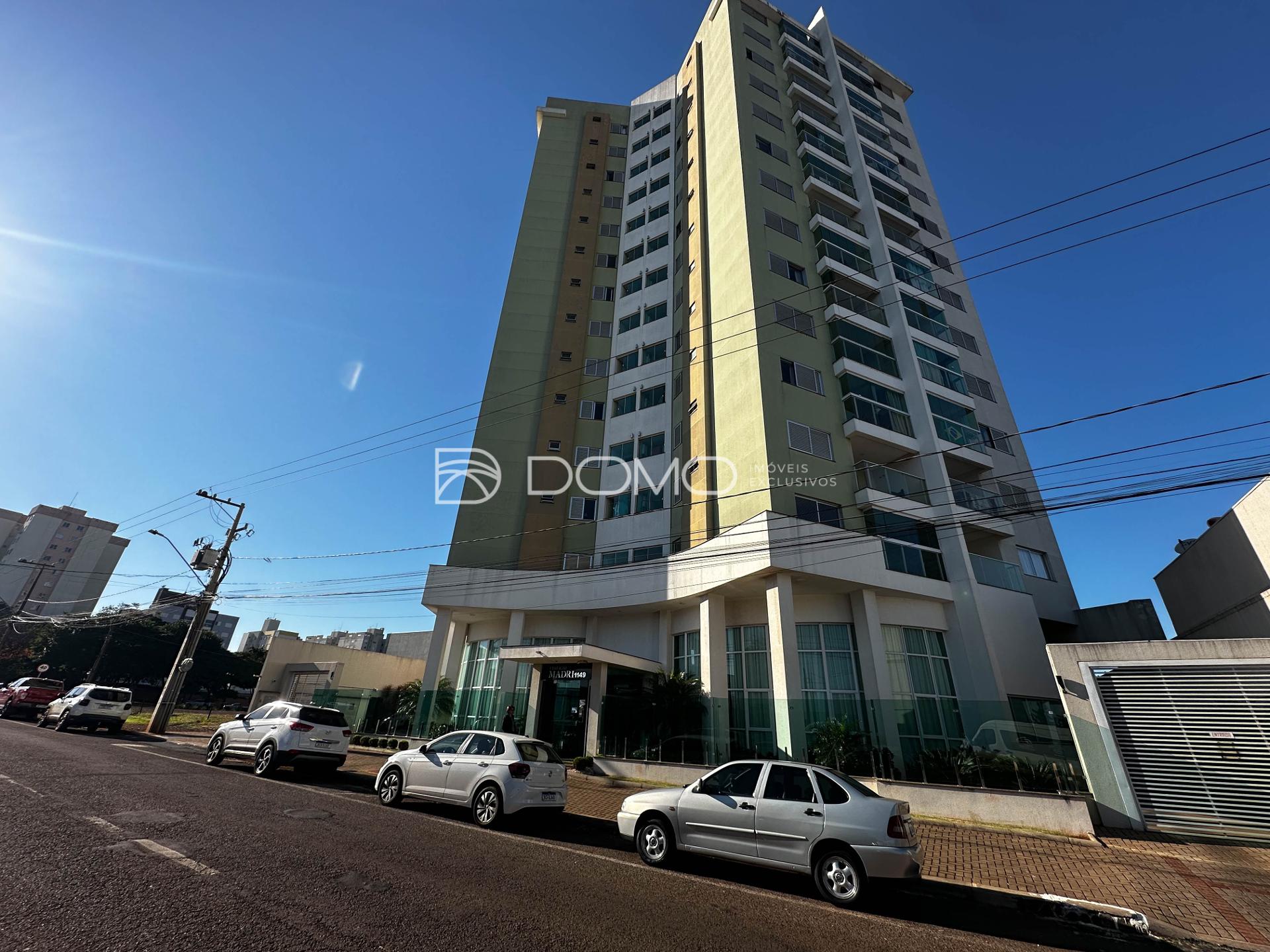 Apartamento à venda com 02 dormitórios com Sacada no Centro, C...