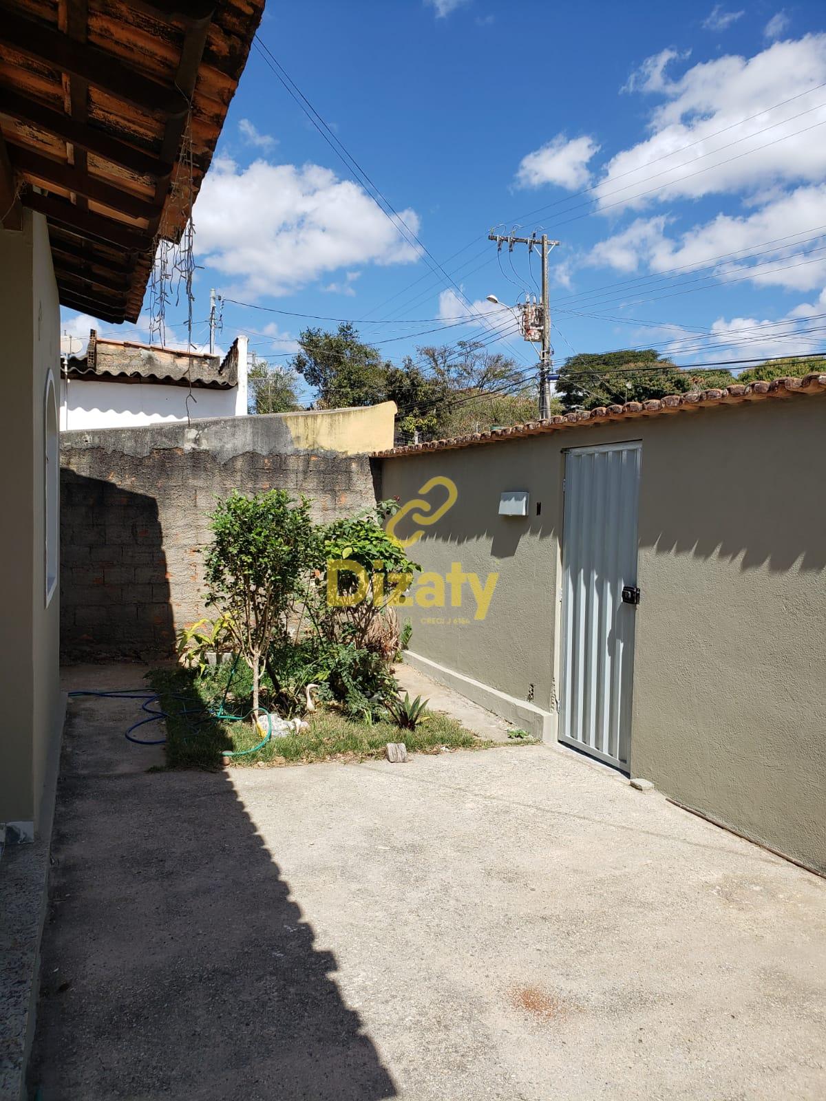 Casa com 2 dormitrios no bairro Interlagos