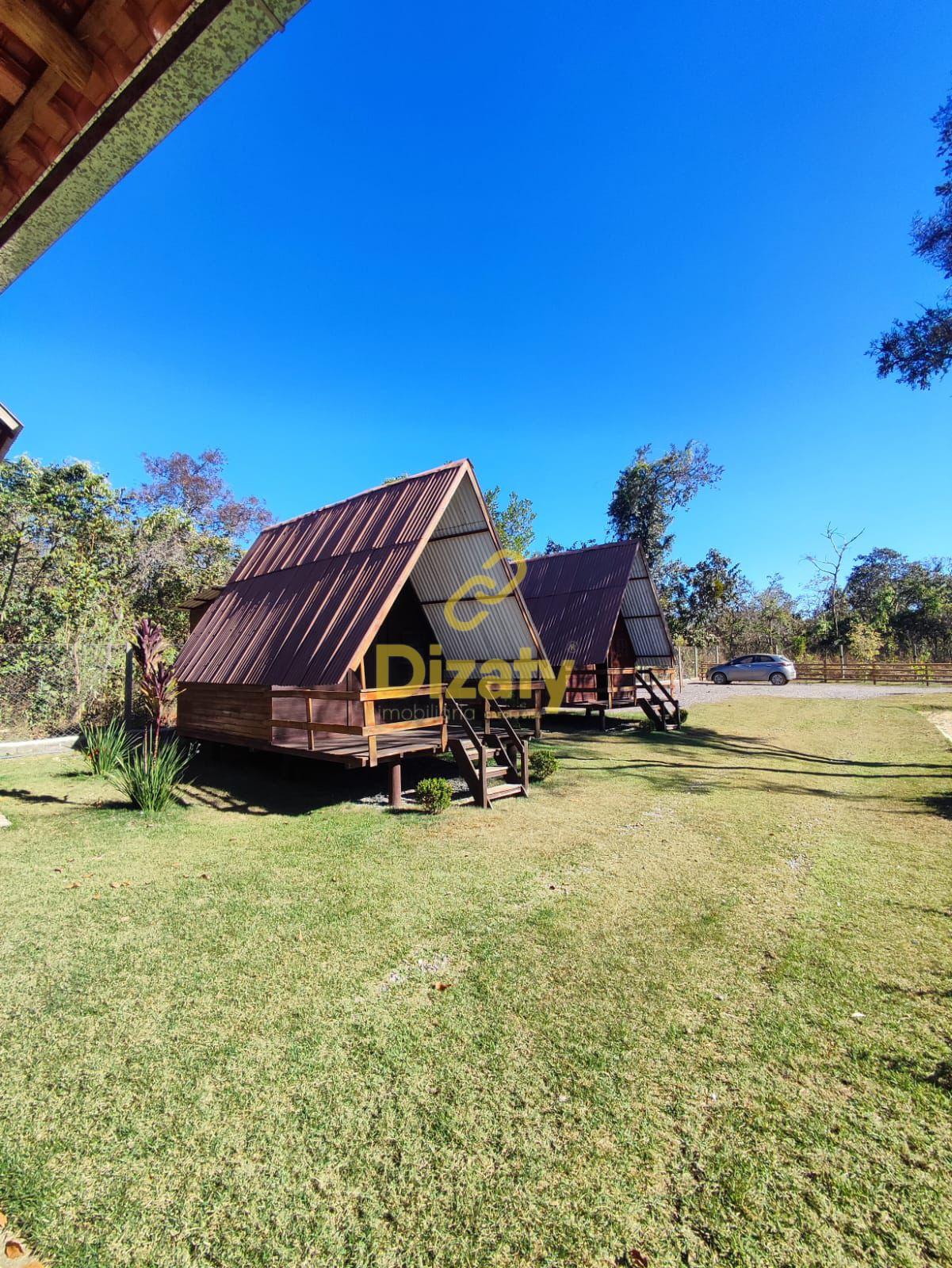 Fazenda à venda com 5 quartos, 1200m² - Foto 1