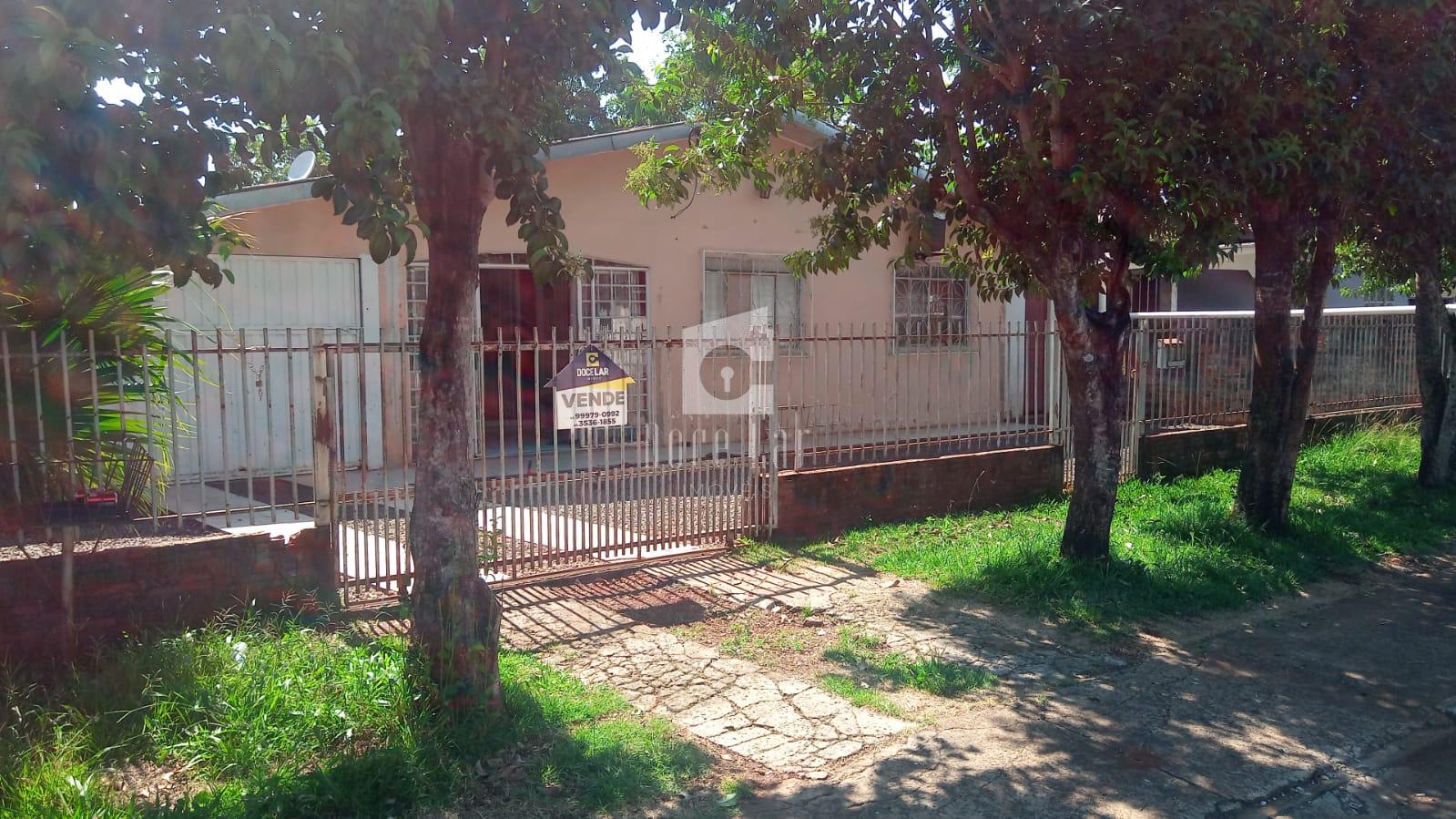Casa para venda próxima à UPA, Bairro Sagrada Familia, DOIS VIZINHOS - PR