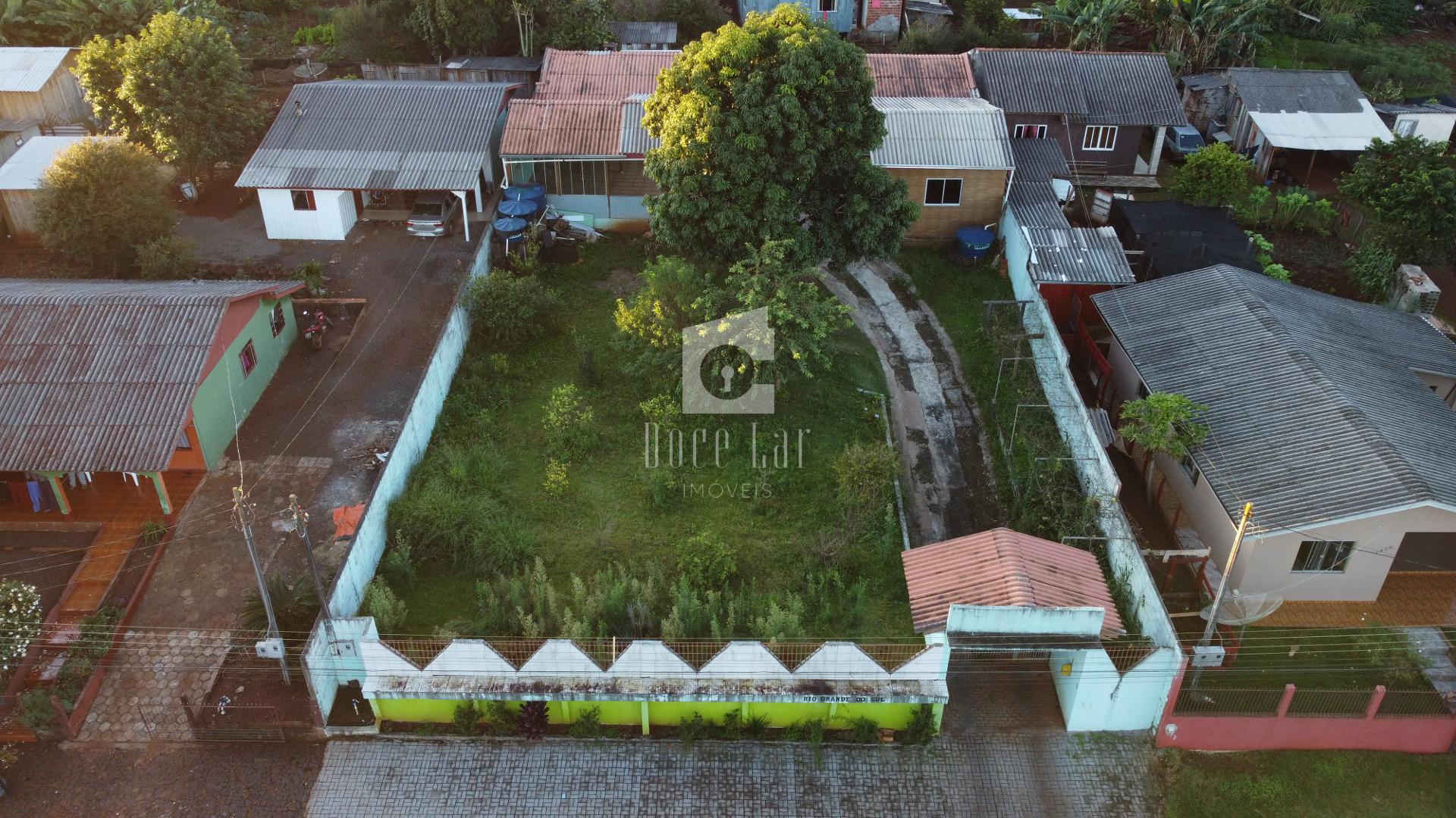 Casa para venda com amplo lote de 800 m  em Cruzeiro do Iguaçu - PR