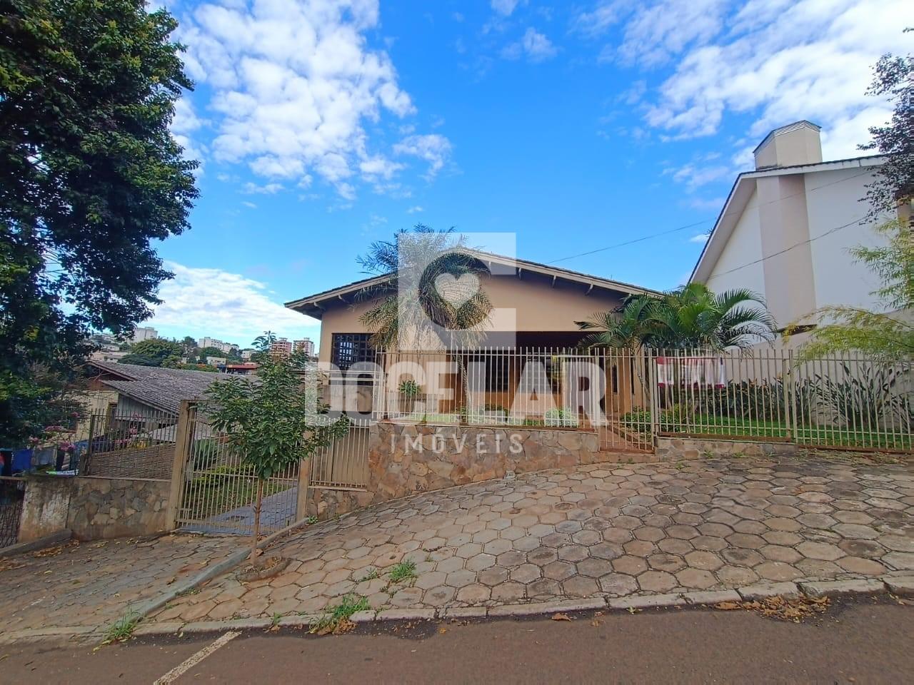 Casa à venda com piscina, lote de 720 m  no Centro Norte, DOIS...