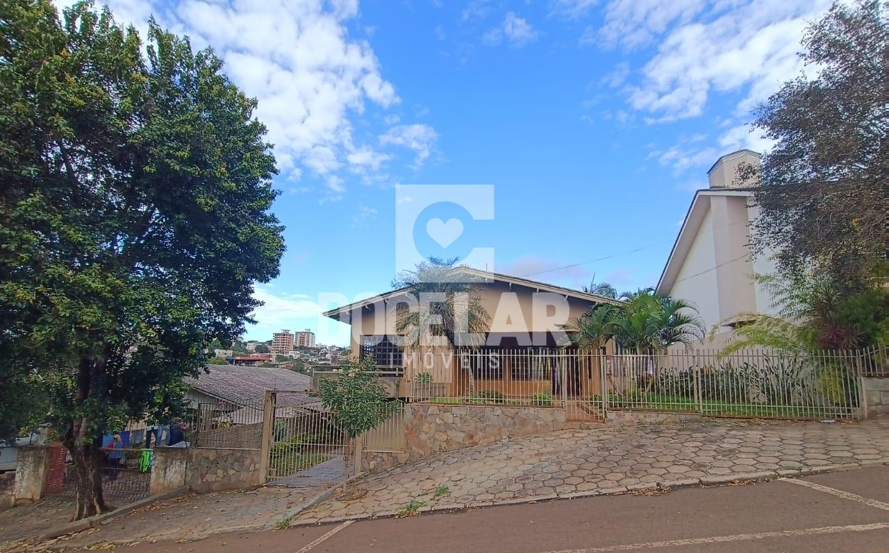 Casa à venda com piscina, lote de 720 m  no Centro Norte, DOIS...