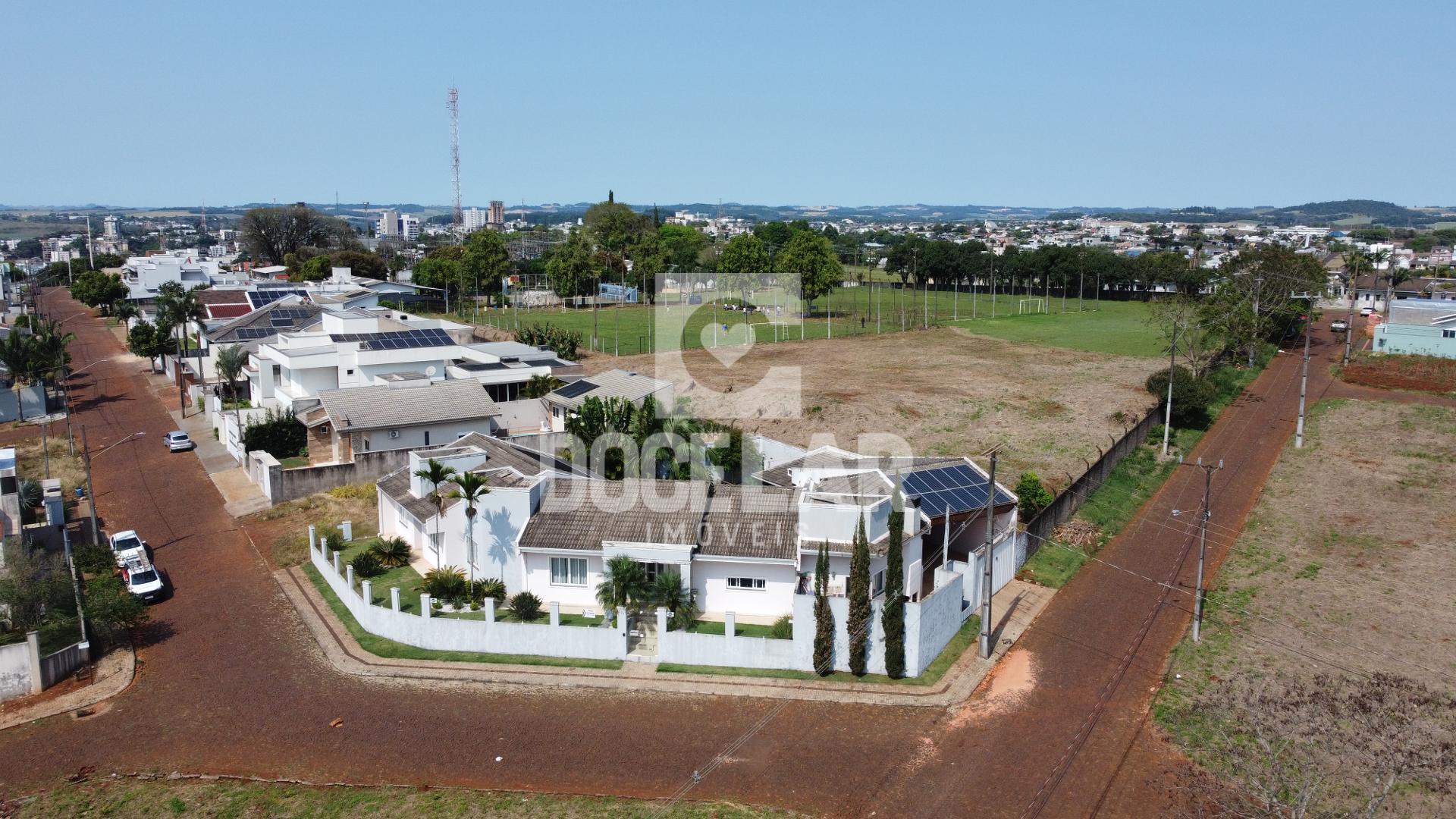 Casa semimobiliada de alto padrão à venda no Bairro da Luz, DO...