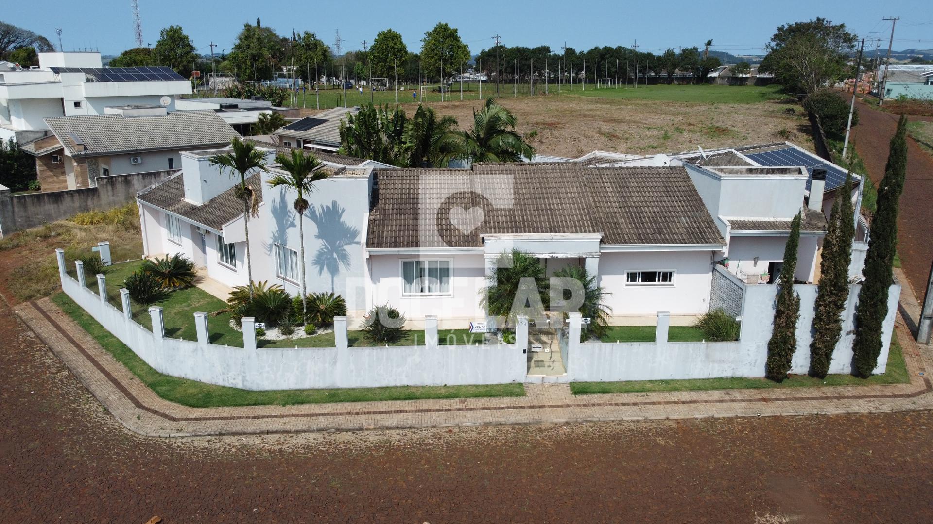 Casa semimobiliada de alto padrão à venda no Bairro da Luz, DO...