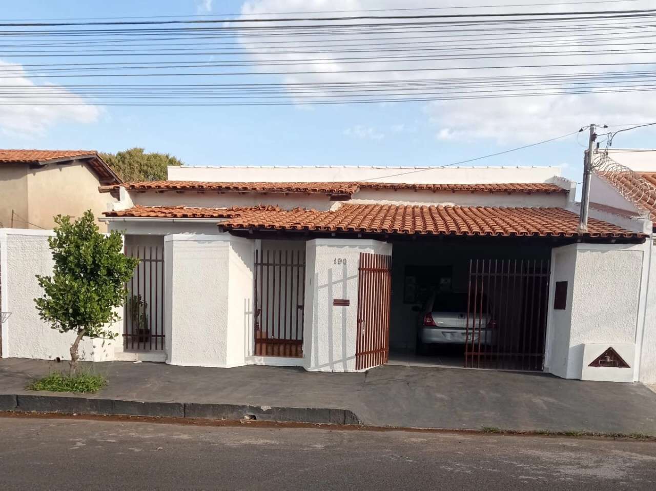 Casa com 3 dormitórios à venda, Santiago, ARAGUARI - MG