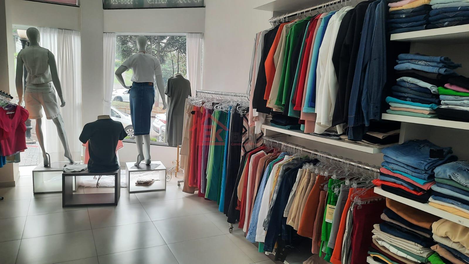 LOJA DE ROUPAS FEMININAS E MASCULINAS, COM LINDOS MODELOS, CENTRO, SAO LOURENCO DO OESTE - SC