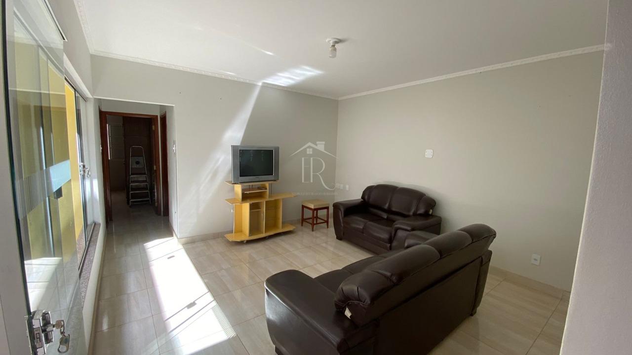 CASA  A VENDA SITUADA NO CENTRO, EM S.S. PARAISO MG, COM 120.00 M  DE CONSTRUÇAO