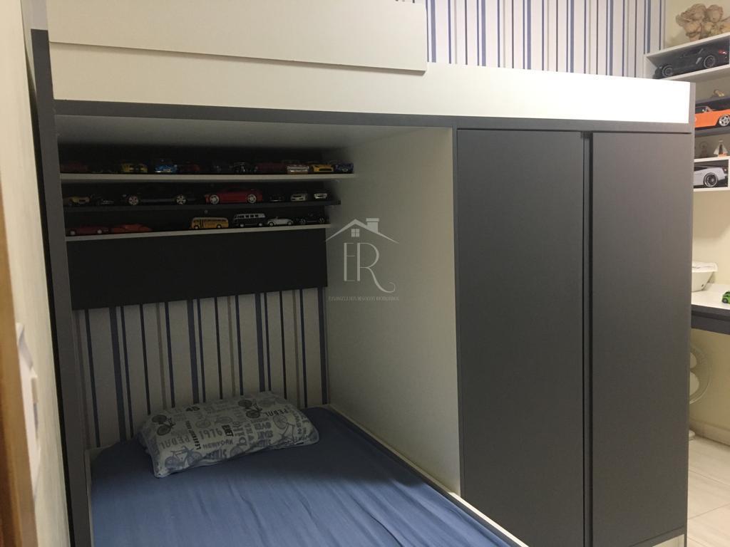 Apartamento a venda no Califórnia Garden I, com móveis planejados.