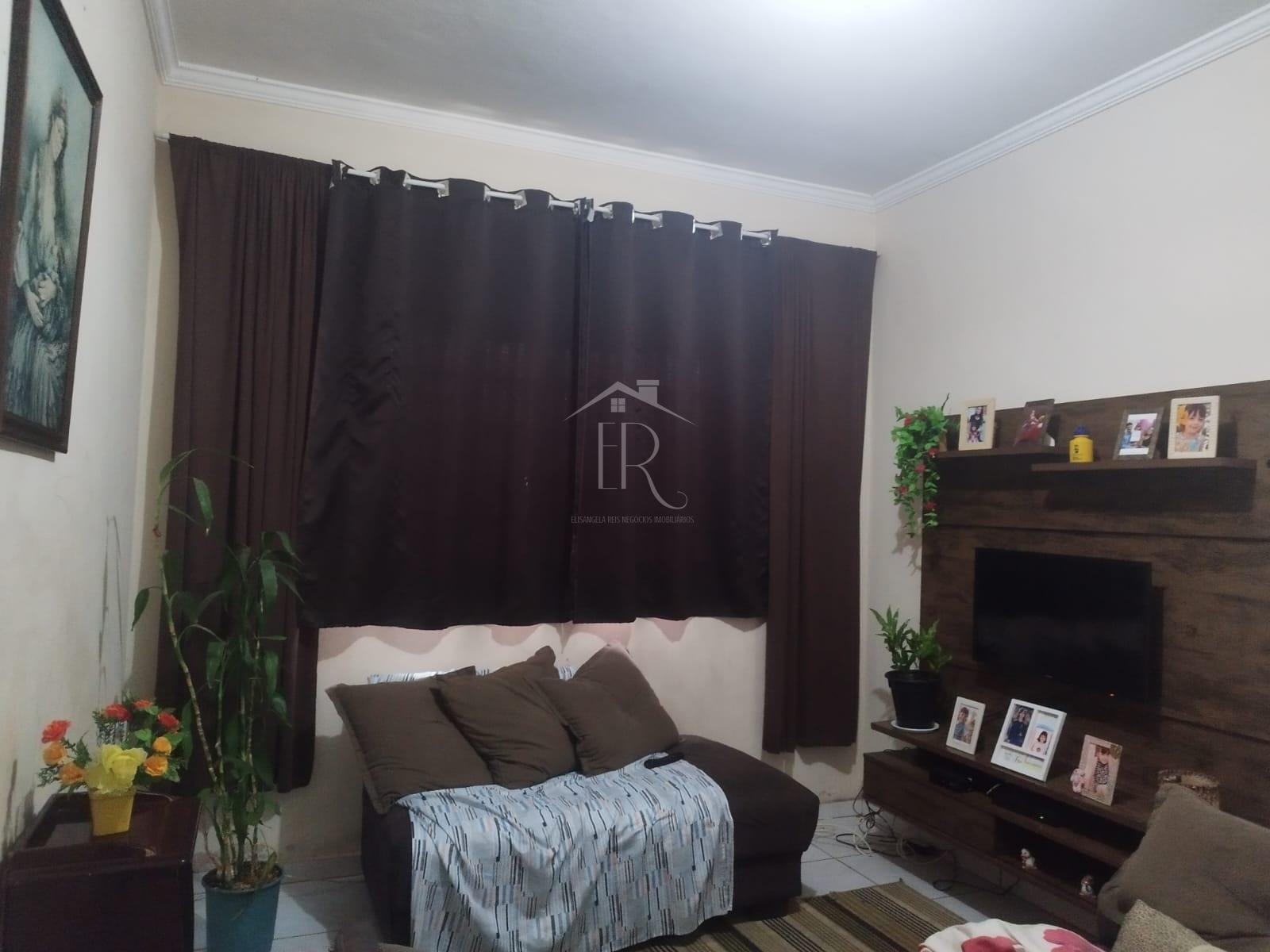 2 CASA A VENDA NO MESMO TERRENO