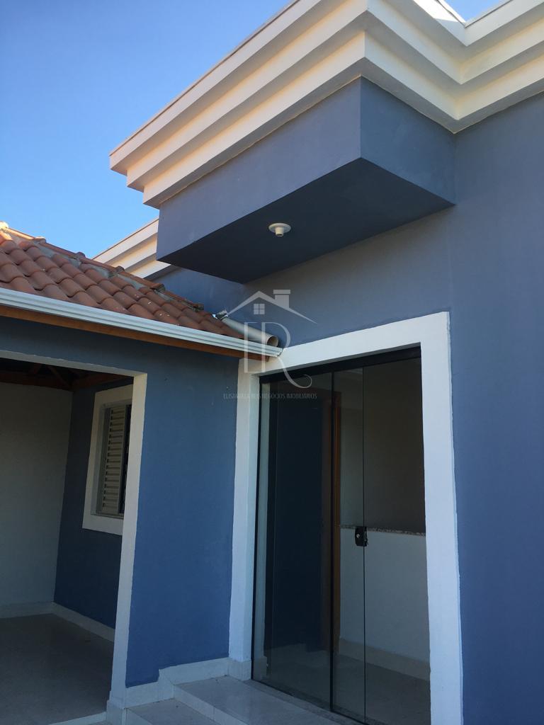 Vende-se excelente sobrado no Santa Maria