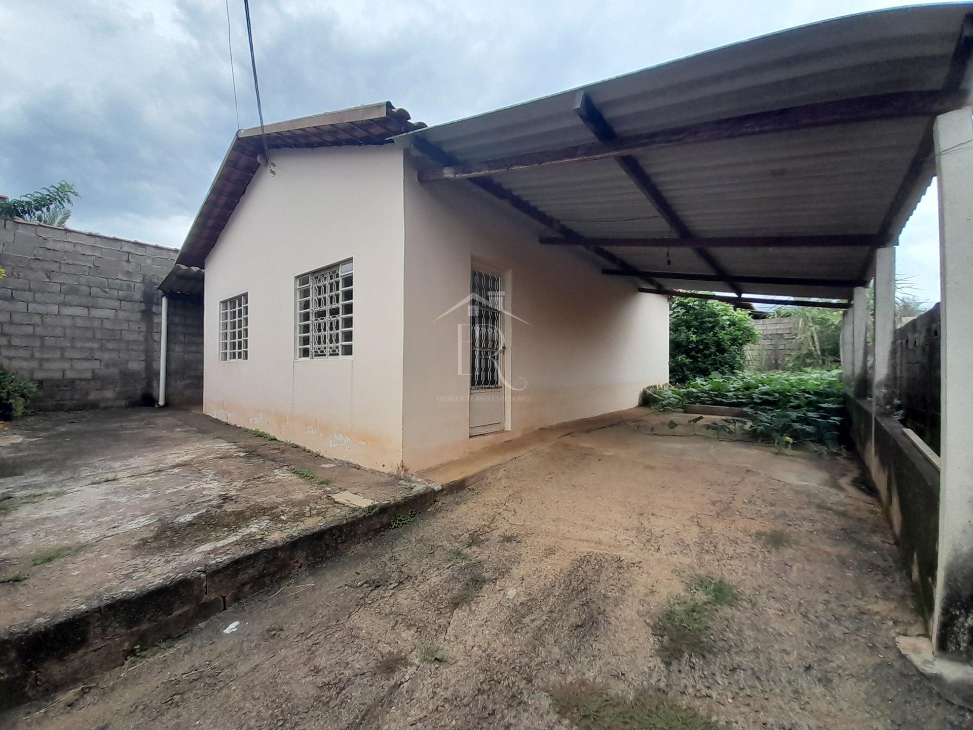 Casa à venda, com copa e cozinha, terreno  em 250m2. MORUMBI, SAO SEBASTIAO DO PARAISO - MG