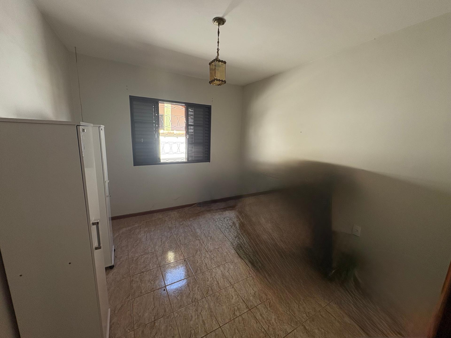 Casa para alugar com 2 quartos, 420m² - Foto 4