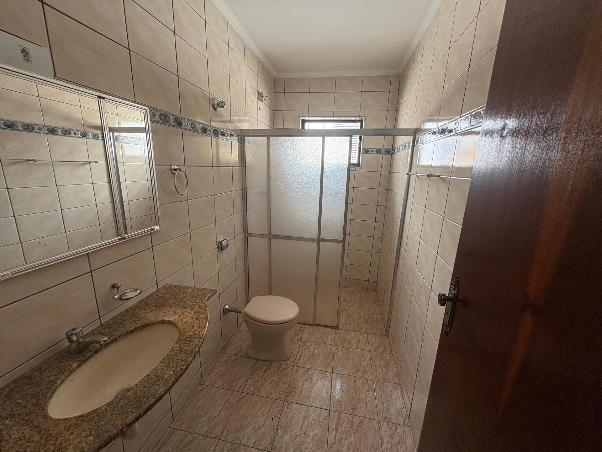 Casa para alugar com 2 quartos, 420m² - Foto 5